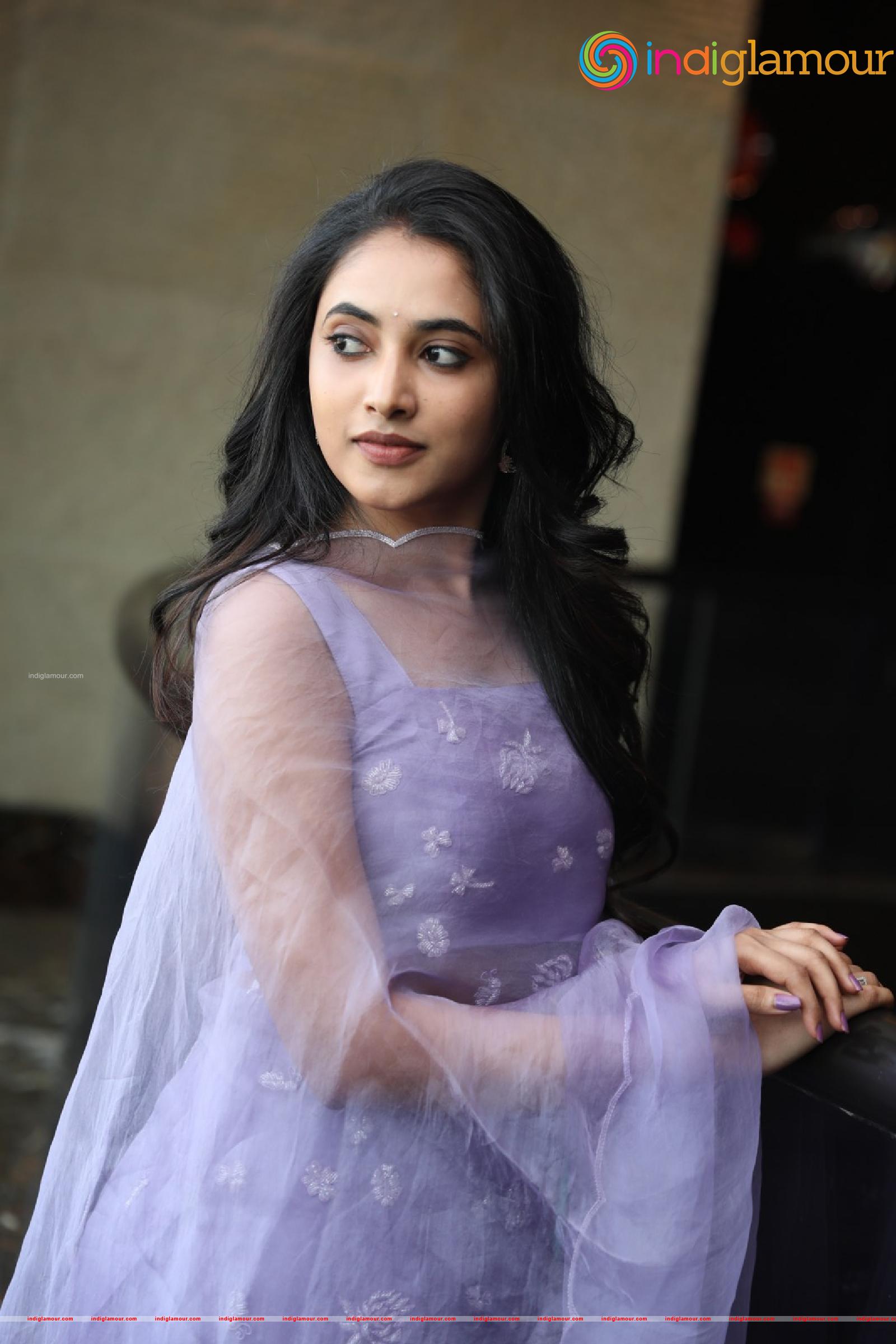 Priyanka Arul Mohan Actress hd photo