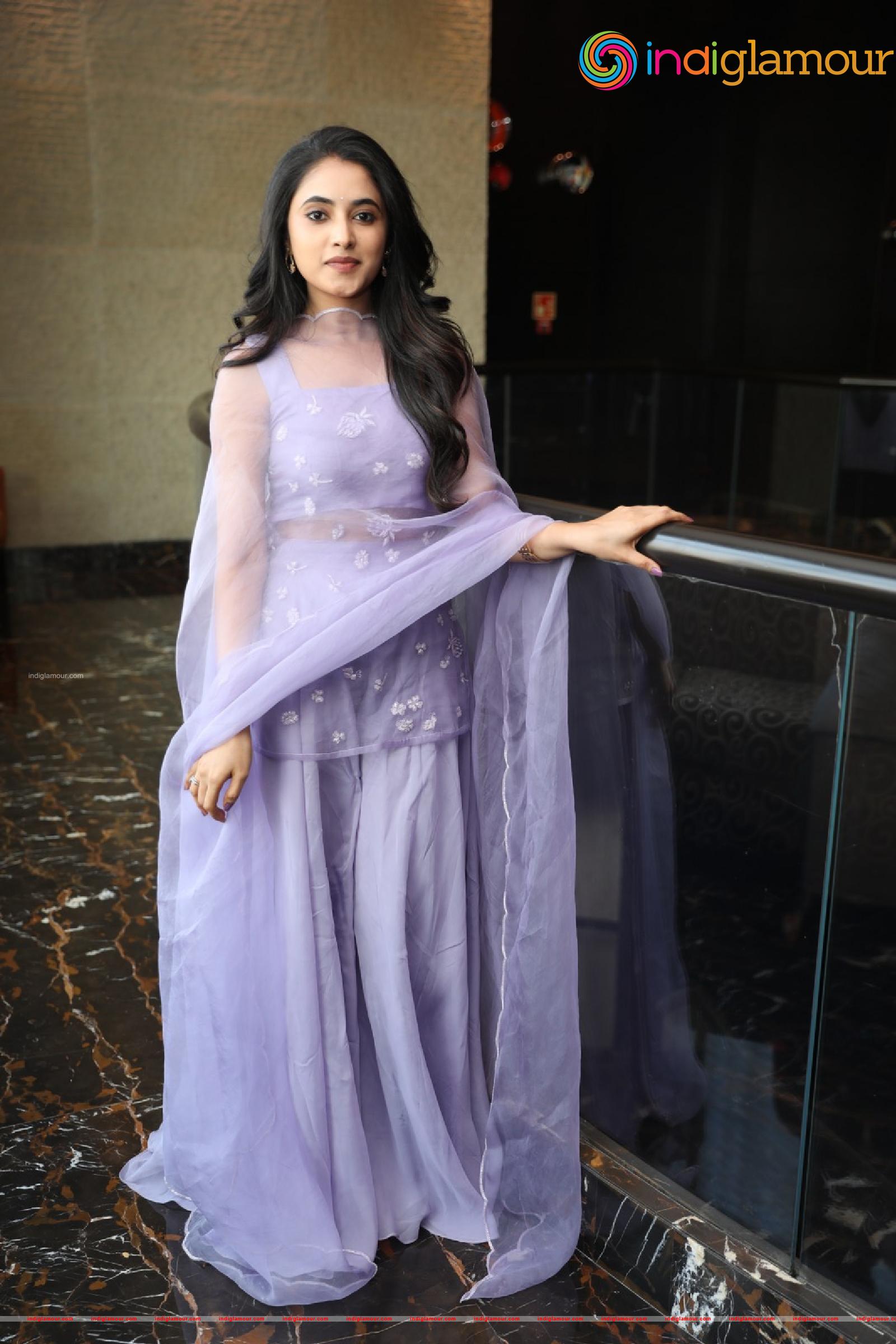 Priyanka Arul Mohan Actress hd photo