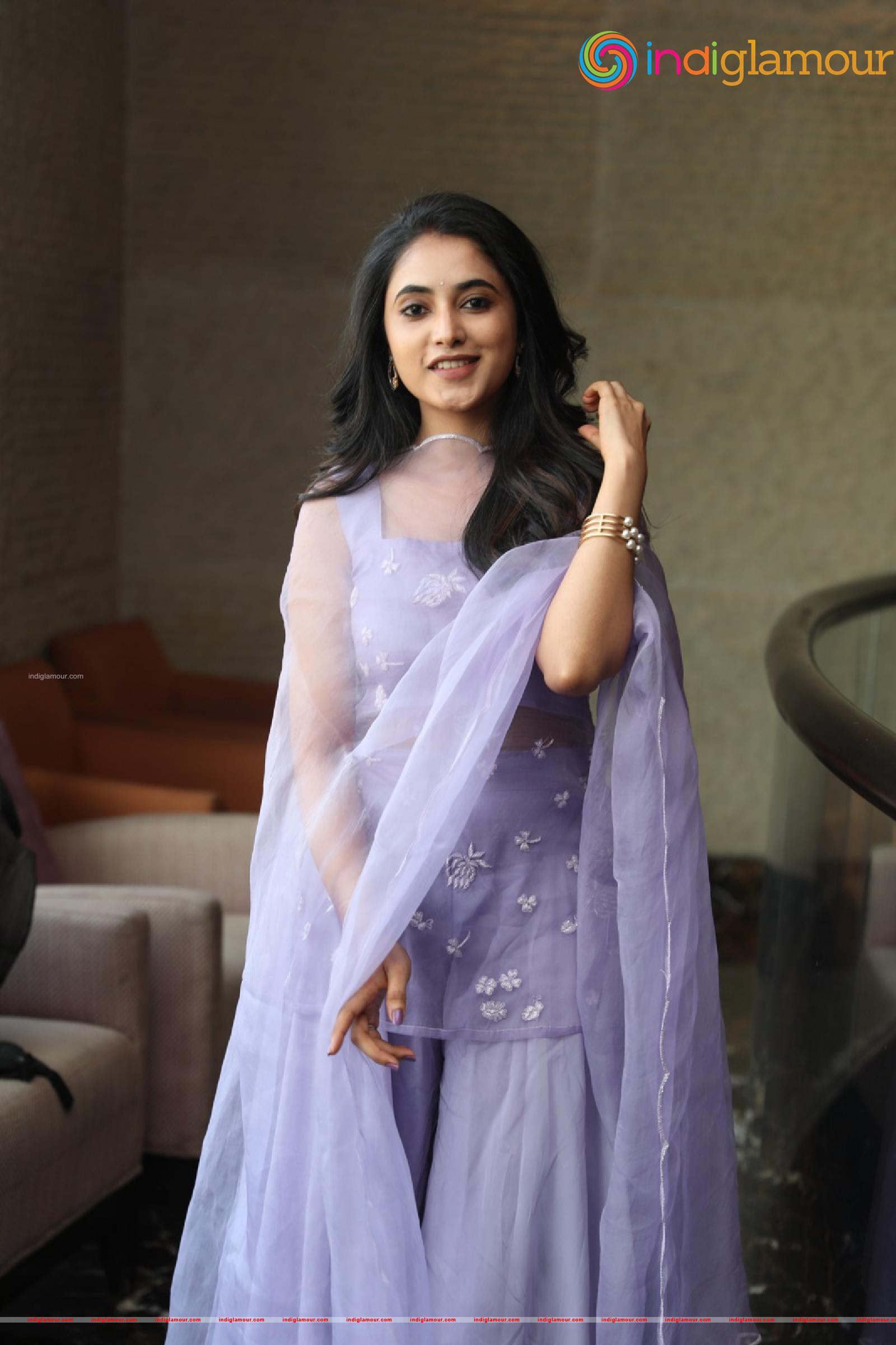 Priyanka Arul Mohan Actress hd photo