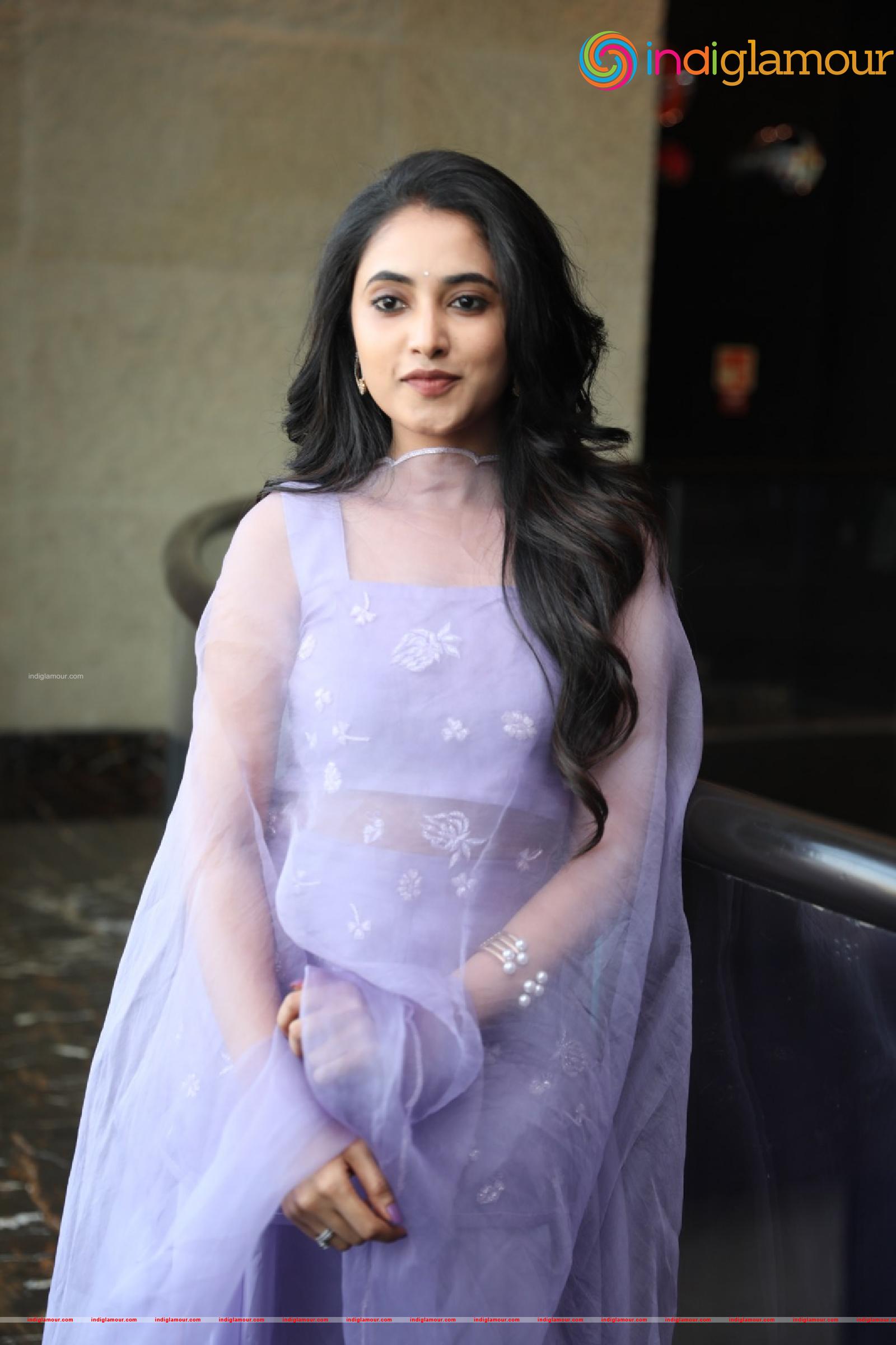 Priyanka Arul Mohan Actress hd photo