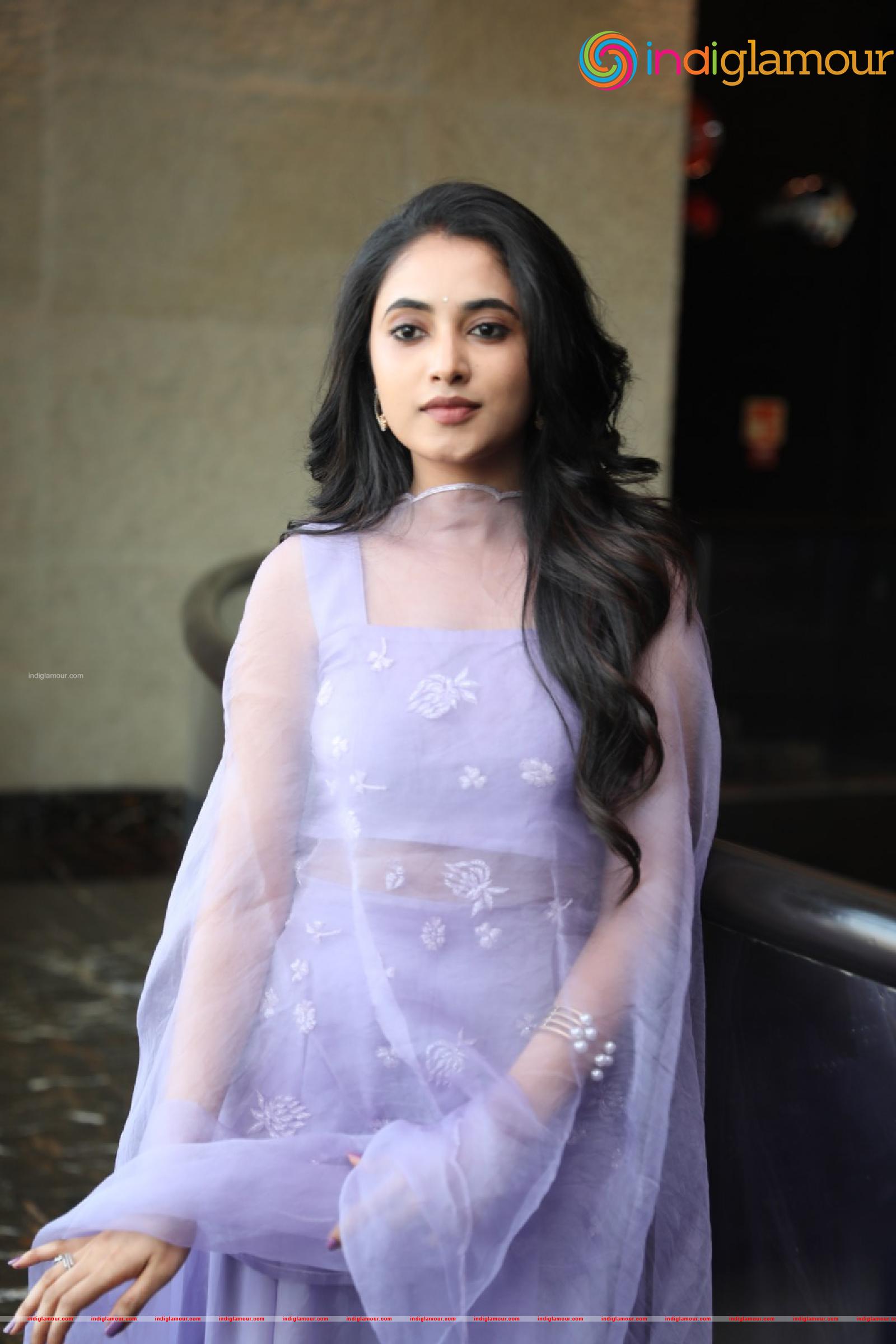 Priyanka Arul Mohan Actress hd photo
