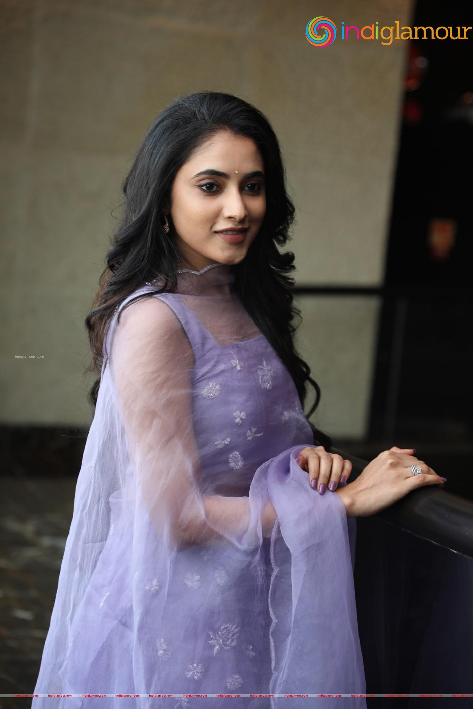 Priyanka Arul Mohan Actress hd photo