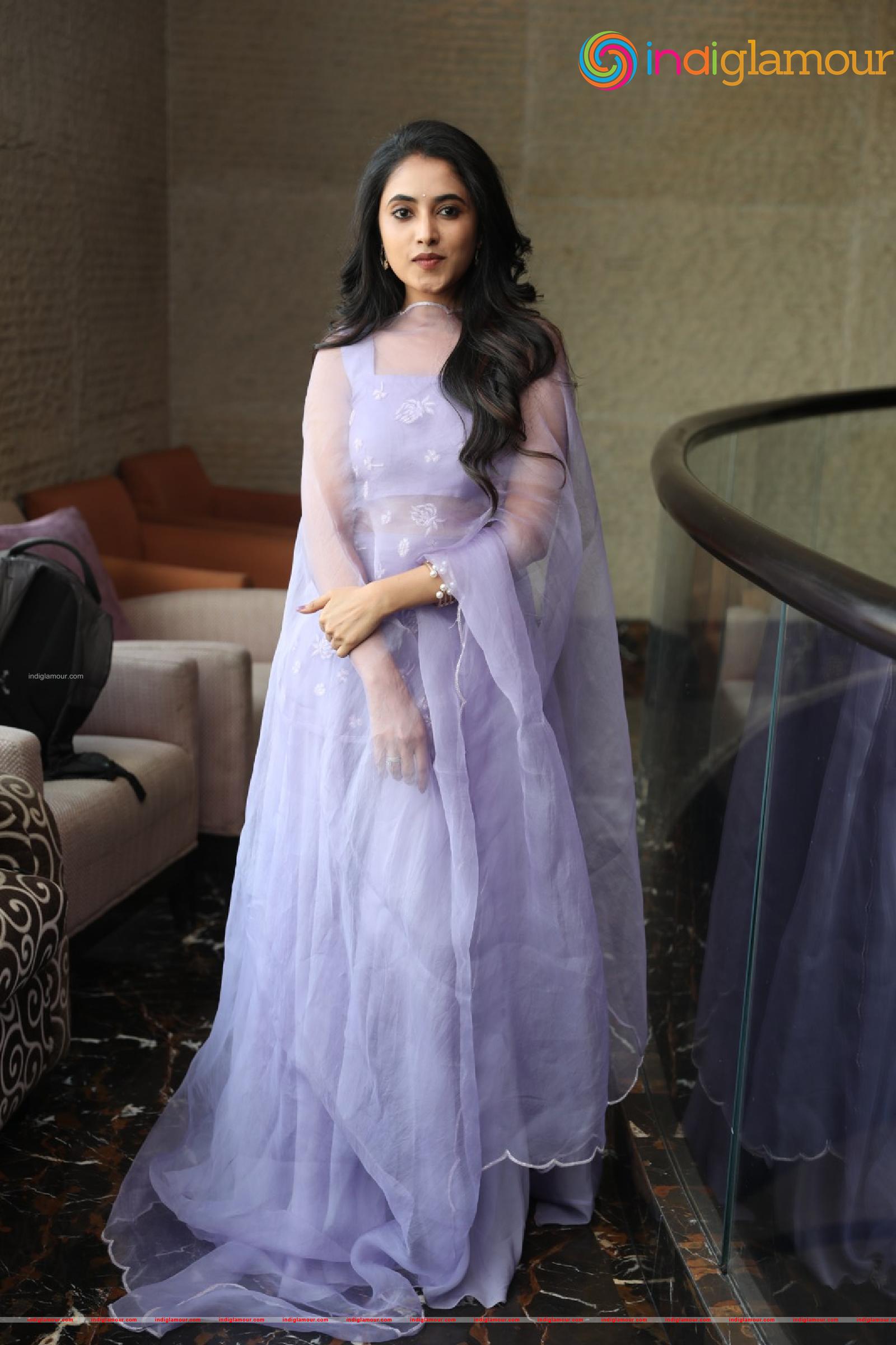 Priyanka Arul Mohan Actress hd photo