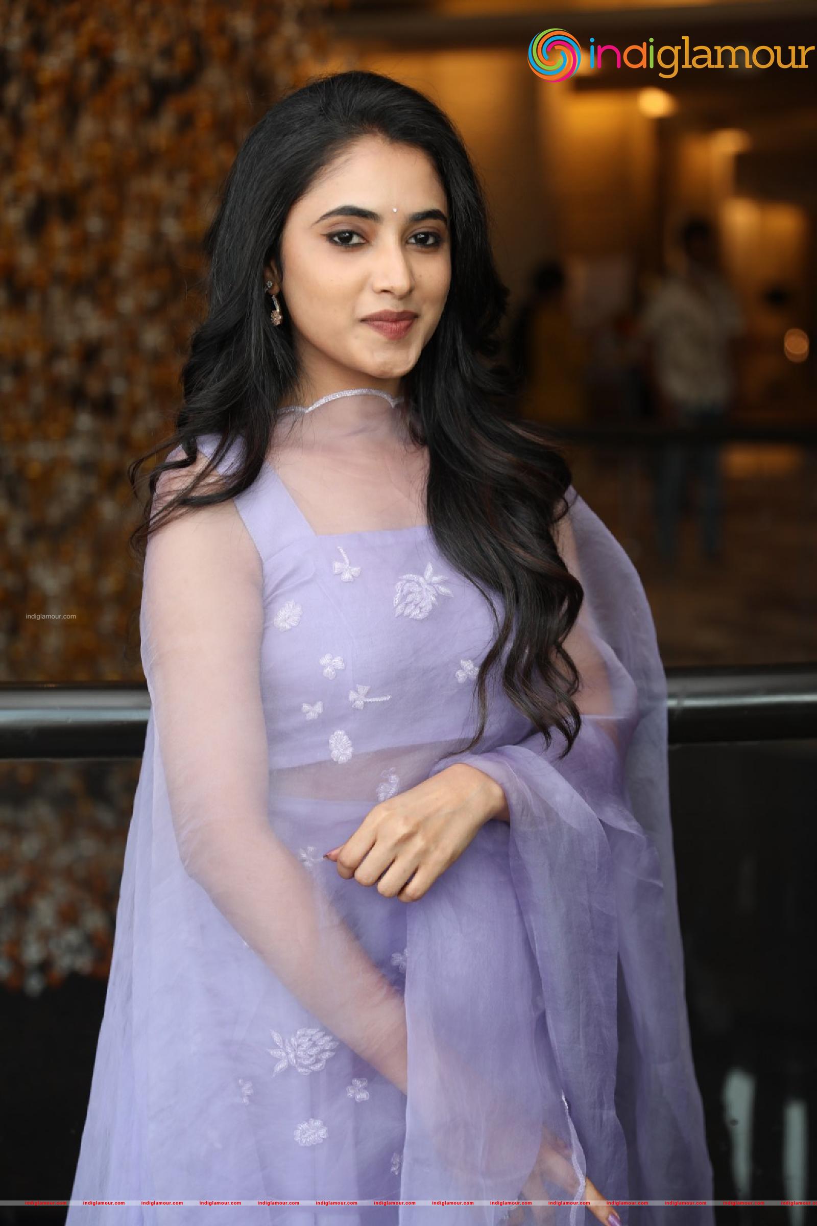 Priyanka Arul Mohan Actress hd photo