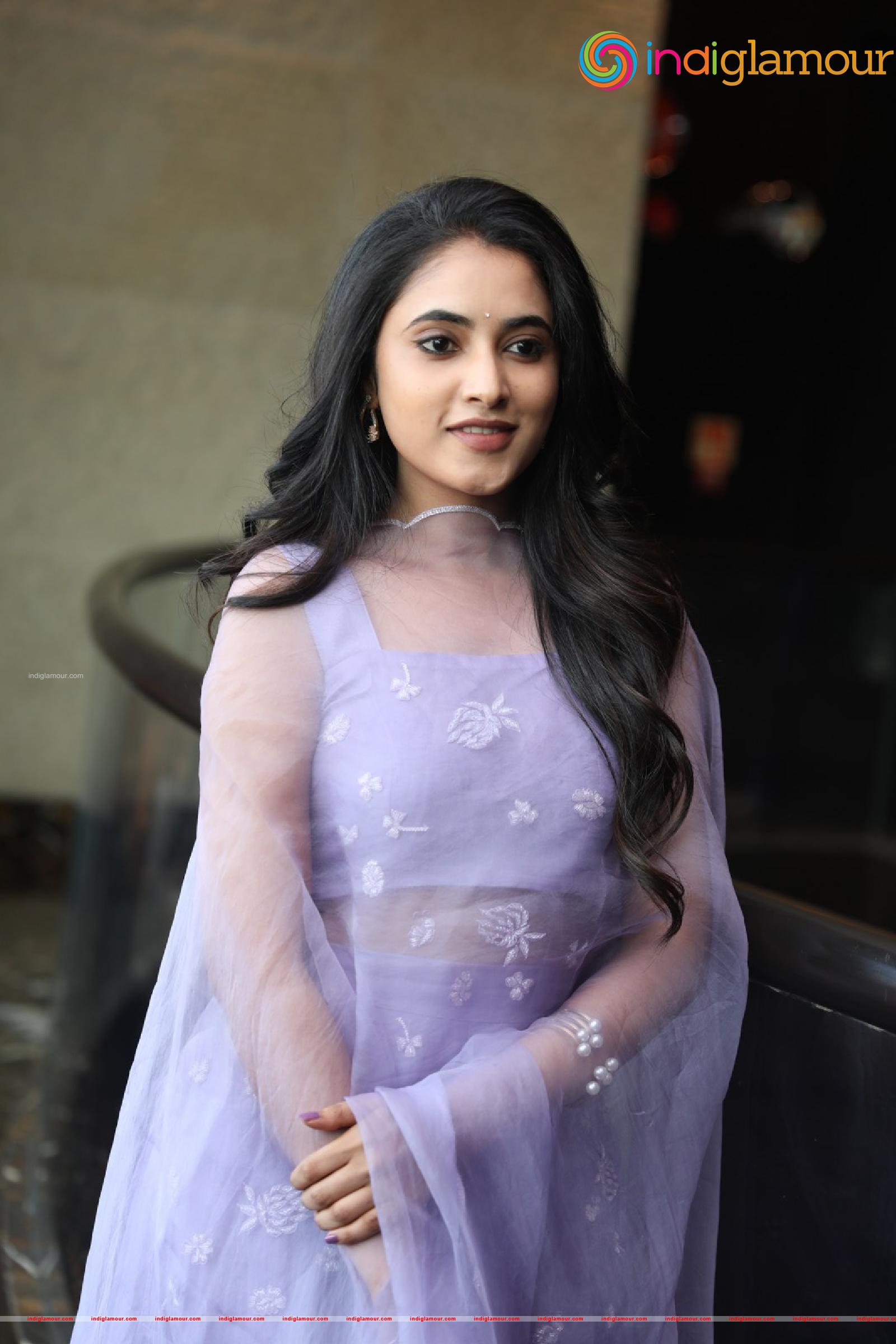 Priyanka Arul Mohan Actress hd photo