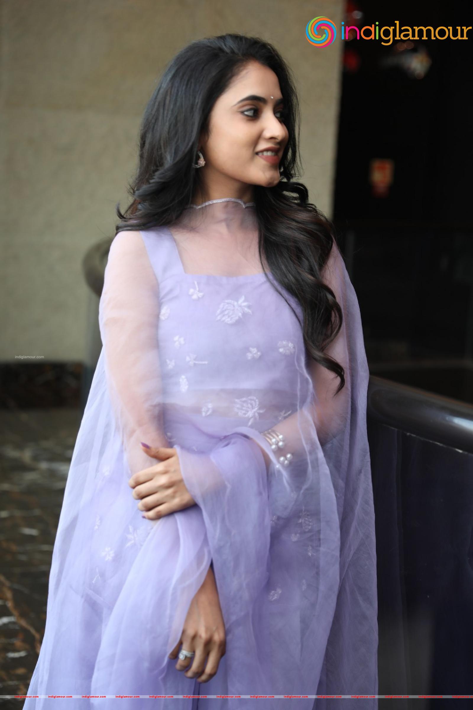 Priyanka Arul Mohan Actress hd photo