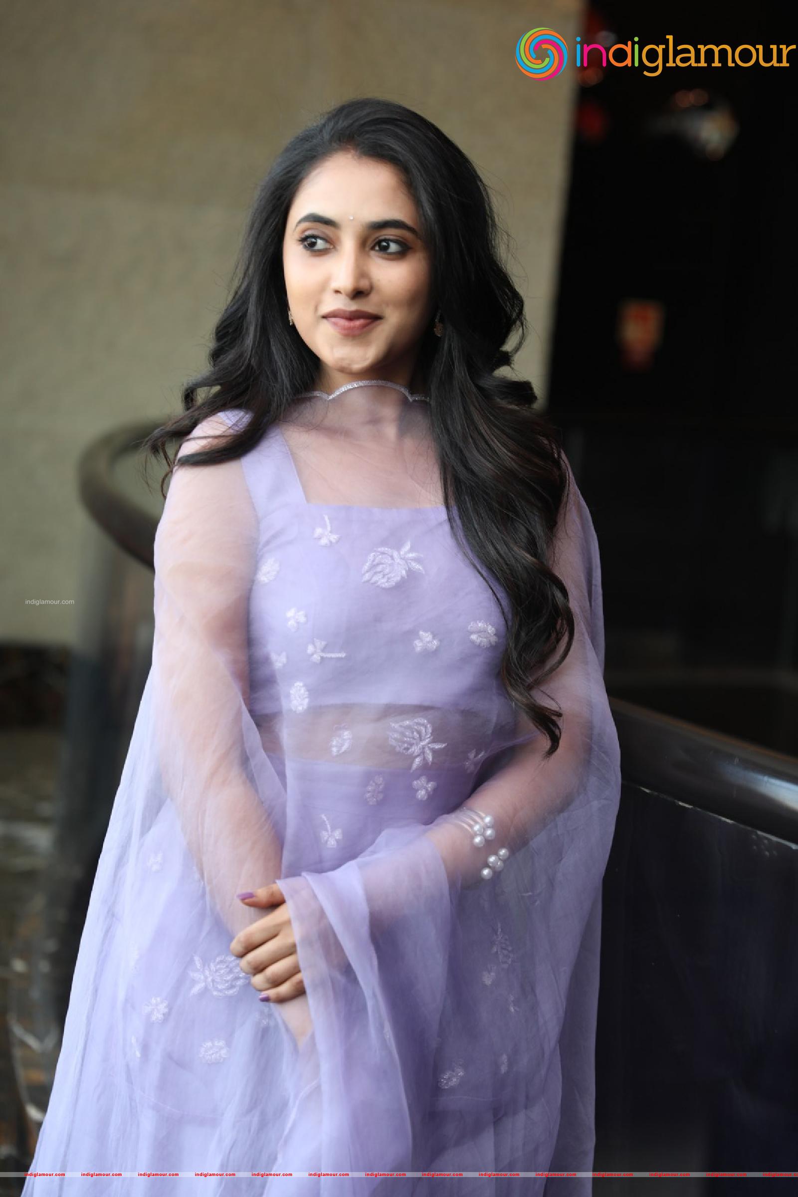 Priyanka Arul Mohan Actress hd photo