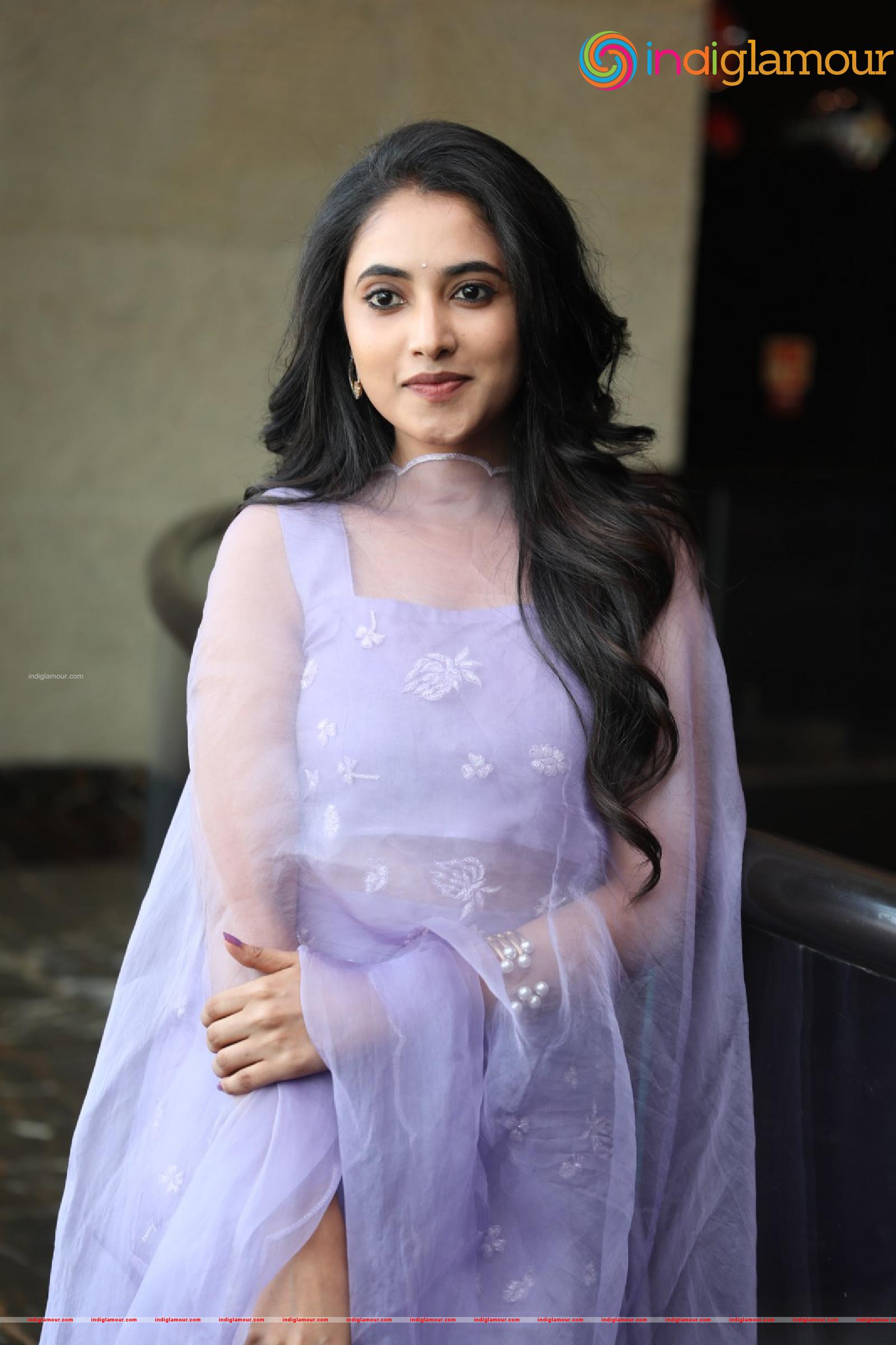 Priyanka Arul Mohan Actress hd photo
