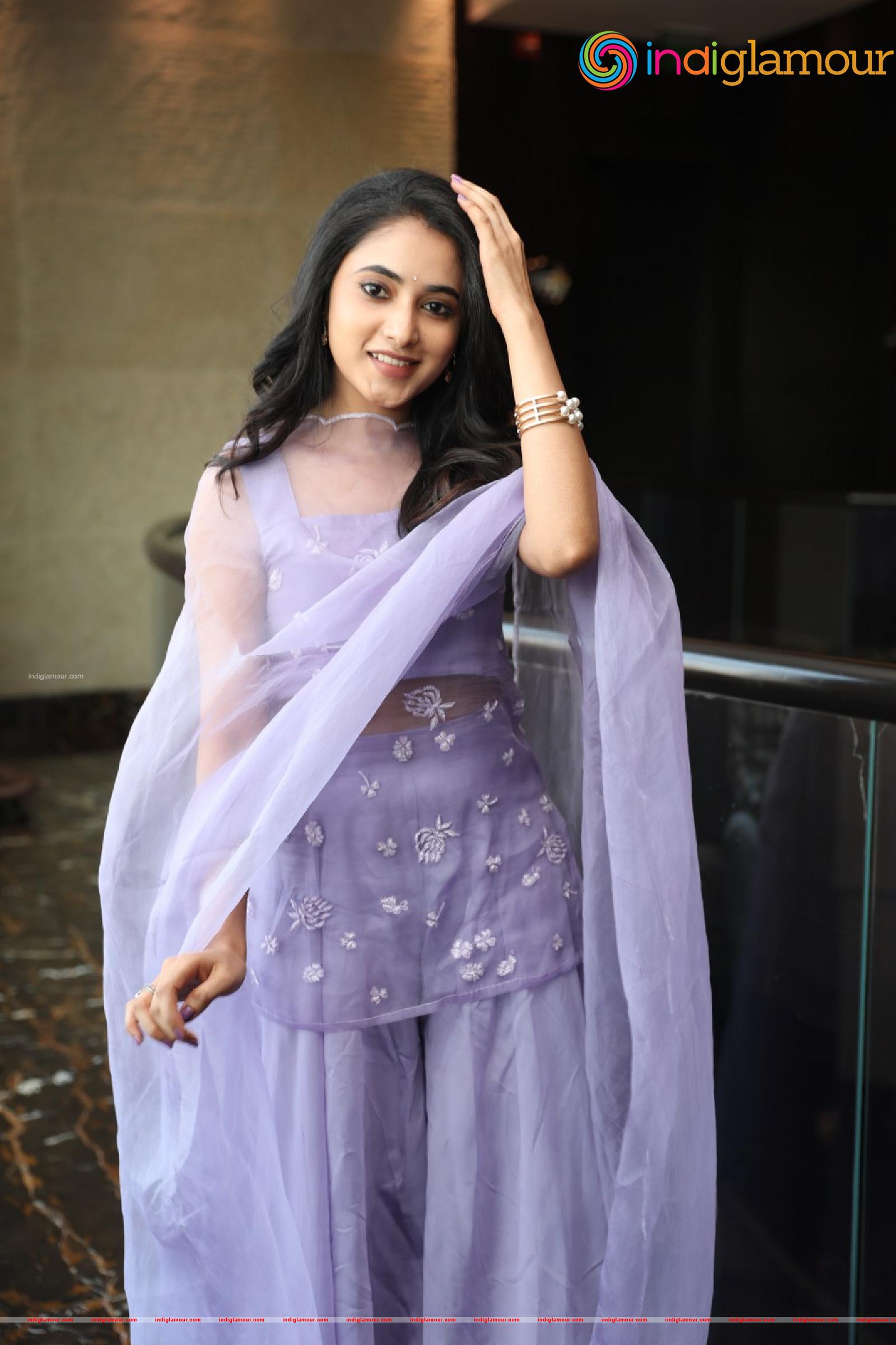 Priyanka Arul Mohan Actress hd photo