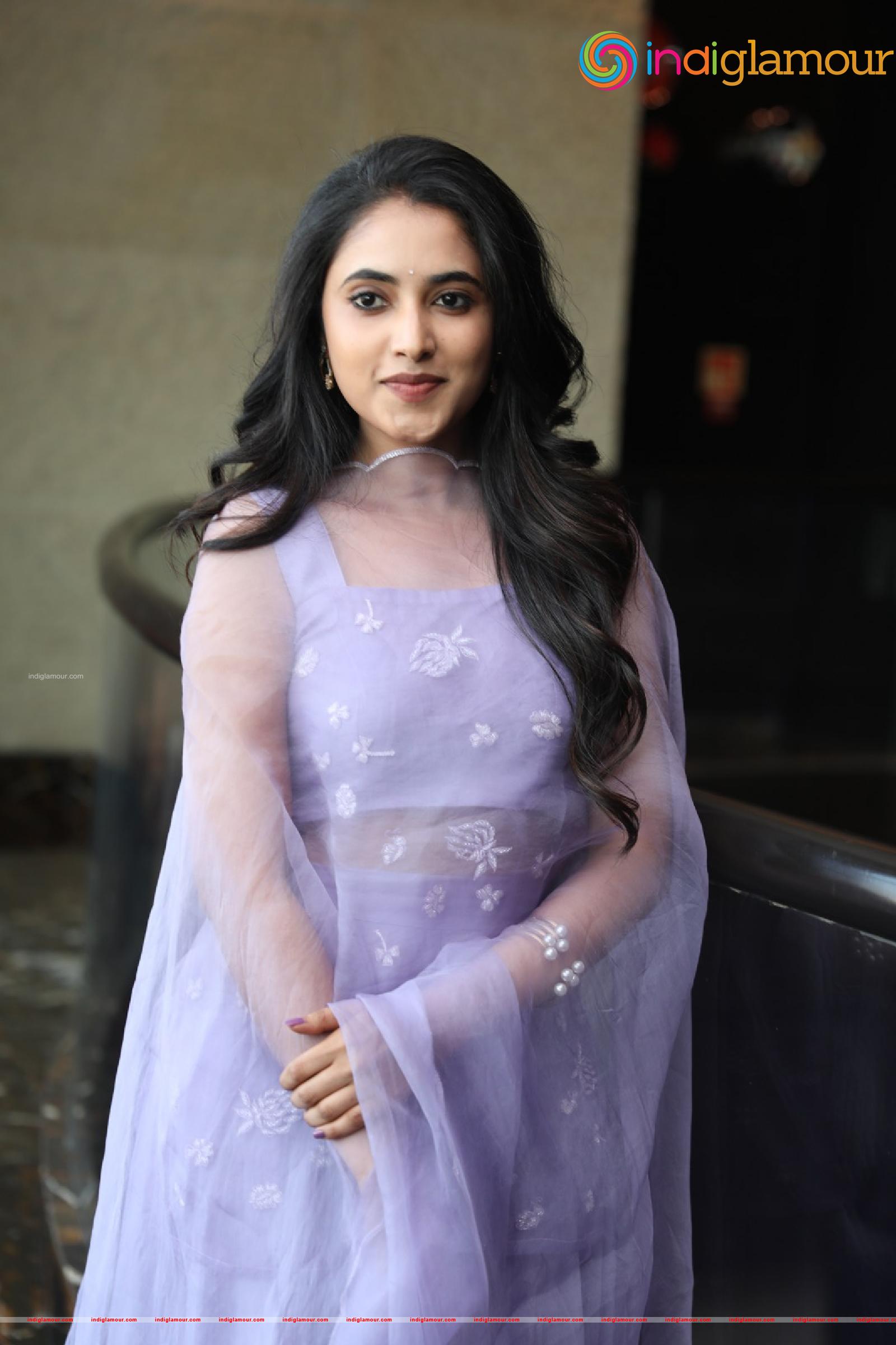 Priyanka Arul Mohan Actress hd photo