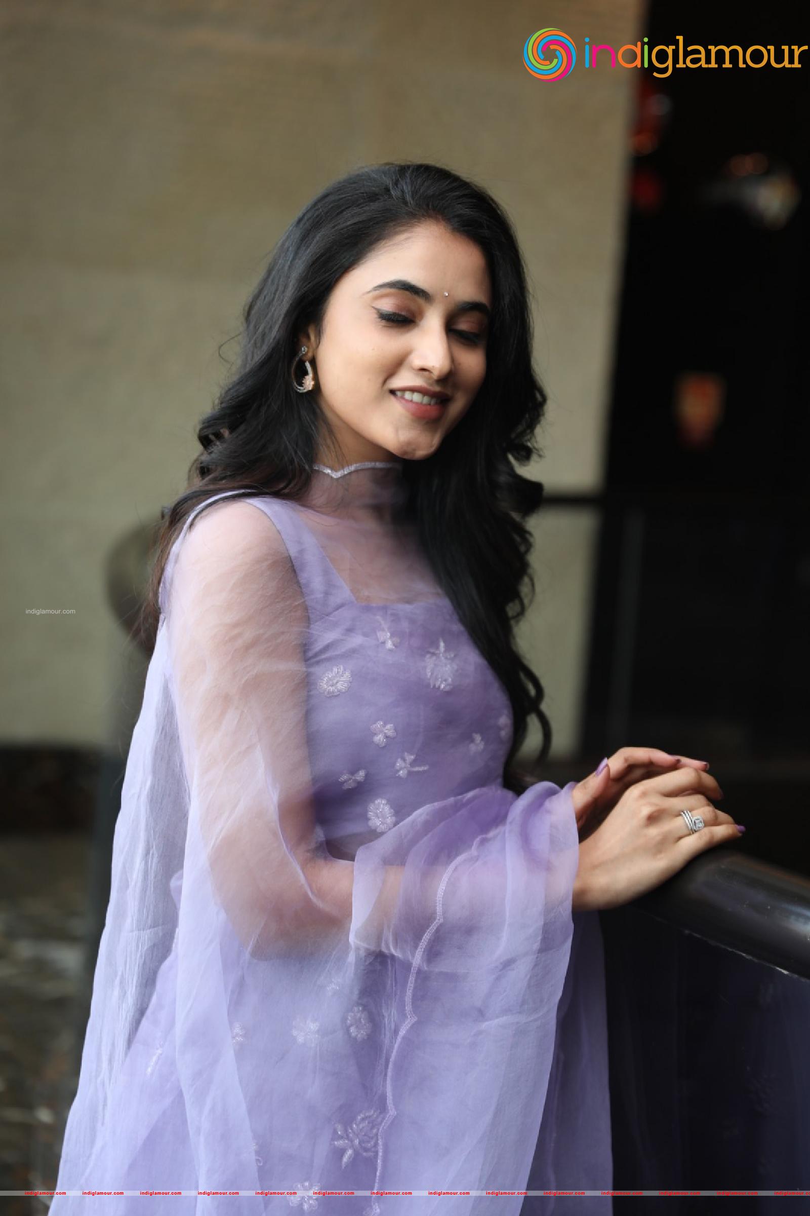 Priyanka Arul Mohan Actress hd photo