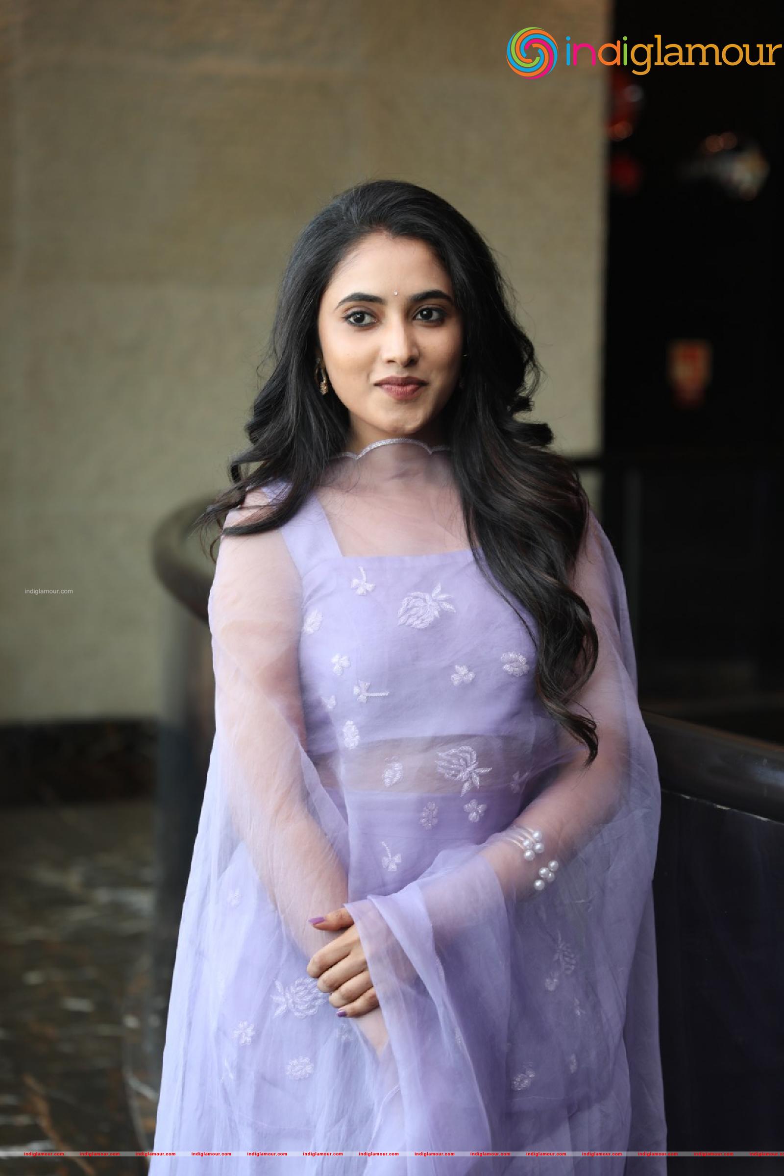 Priyanka Arul Mohan Actress hd photo