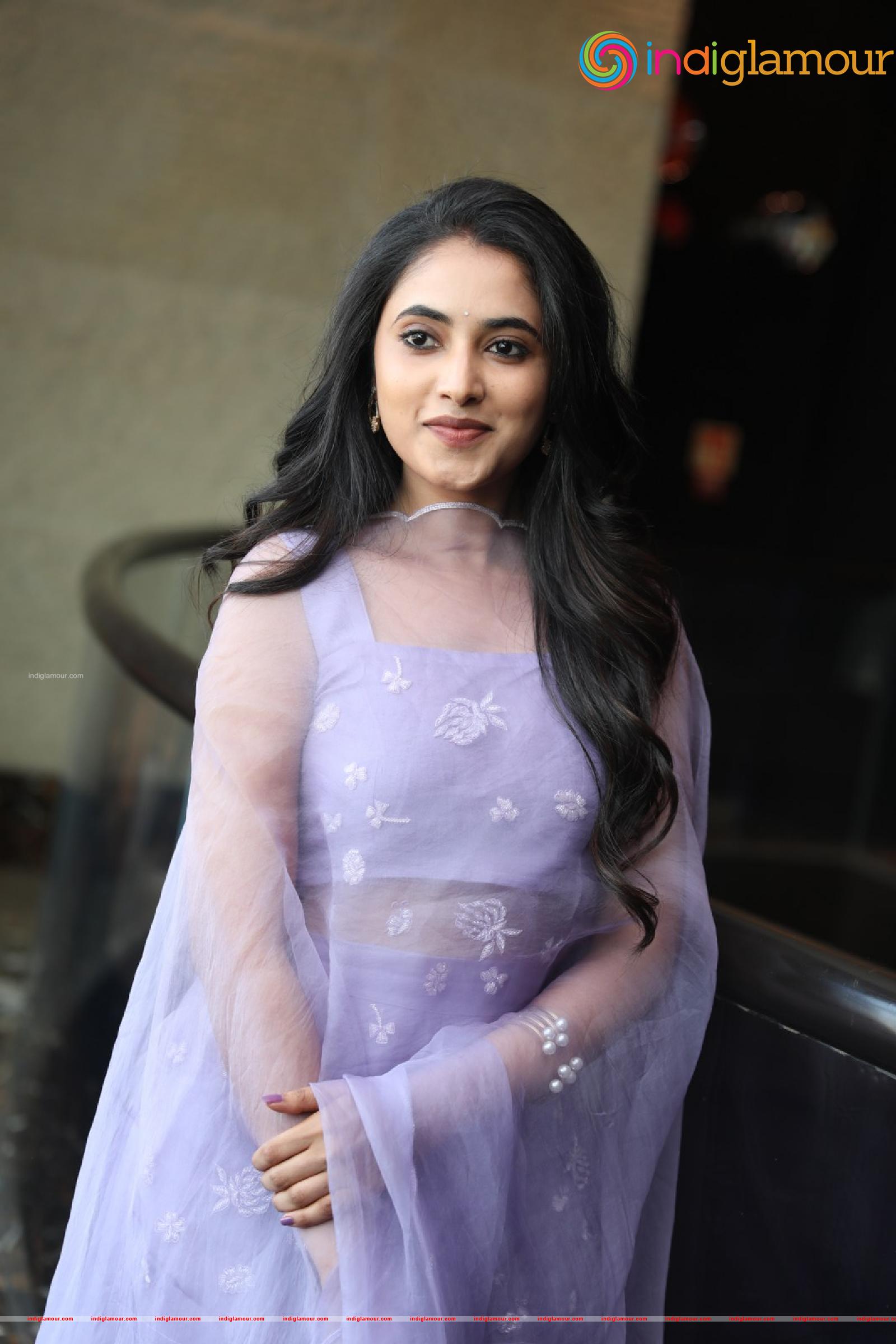 Priyanka Arul Mohan Actress hd photo