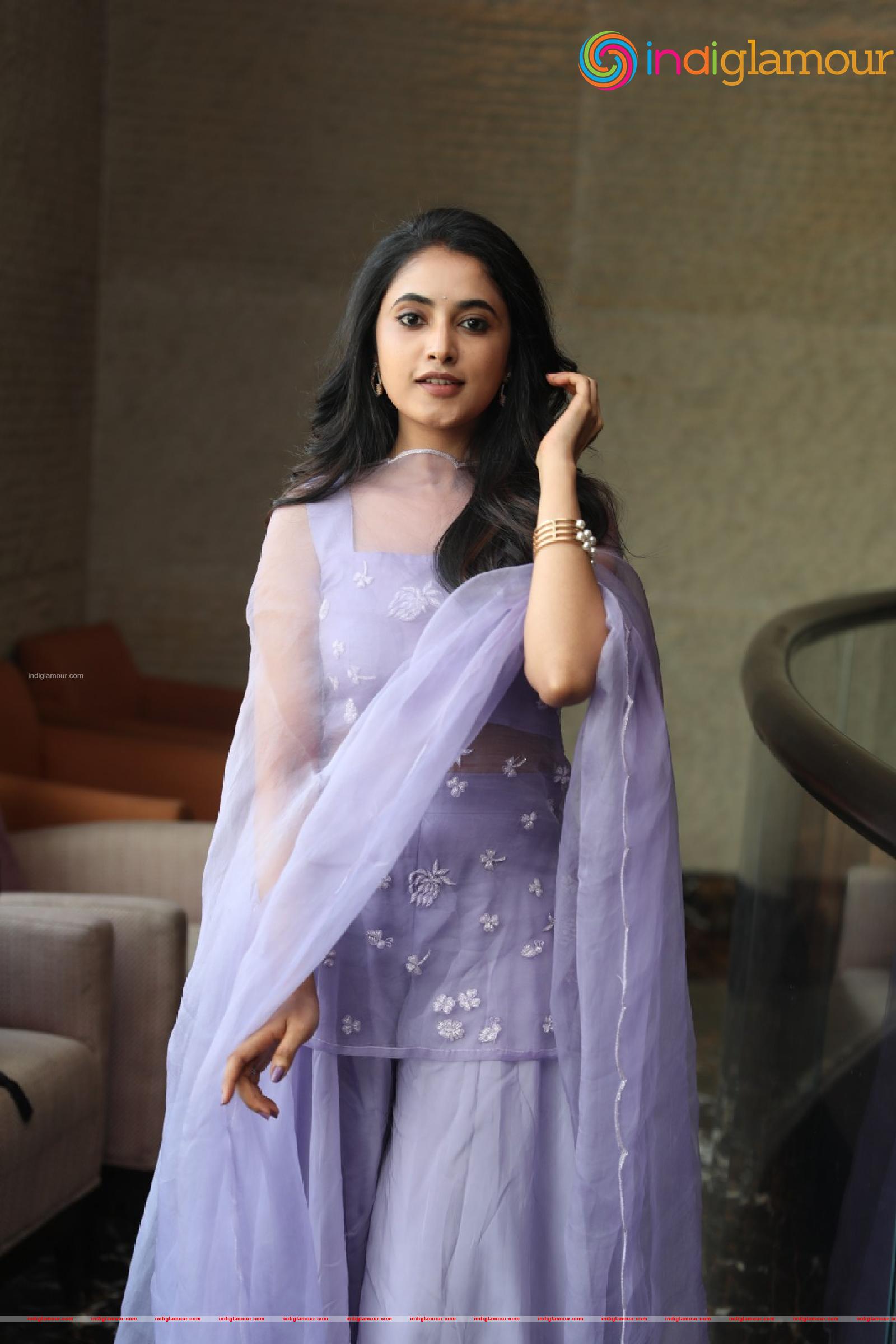 Priyanka Arul Mohan Actress hd photo