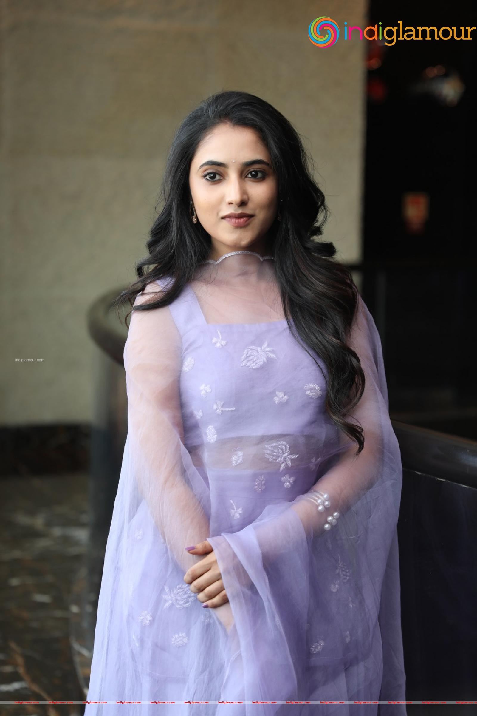 Priyanka Arul Mohan Actress hd photo