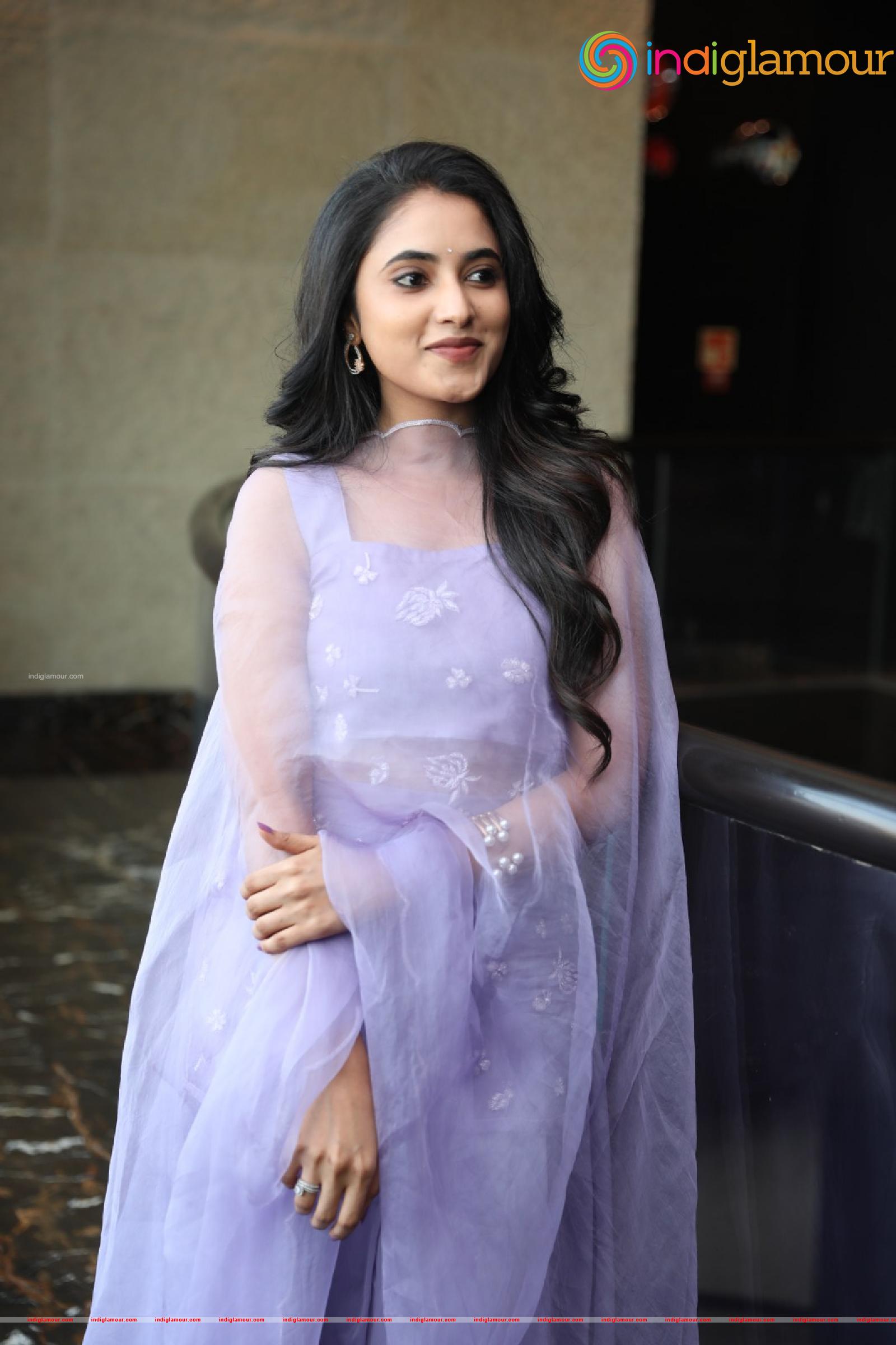 Priyanka Arul Mohan Actress hd photo