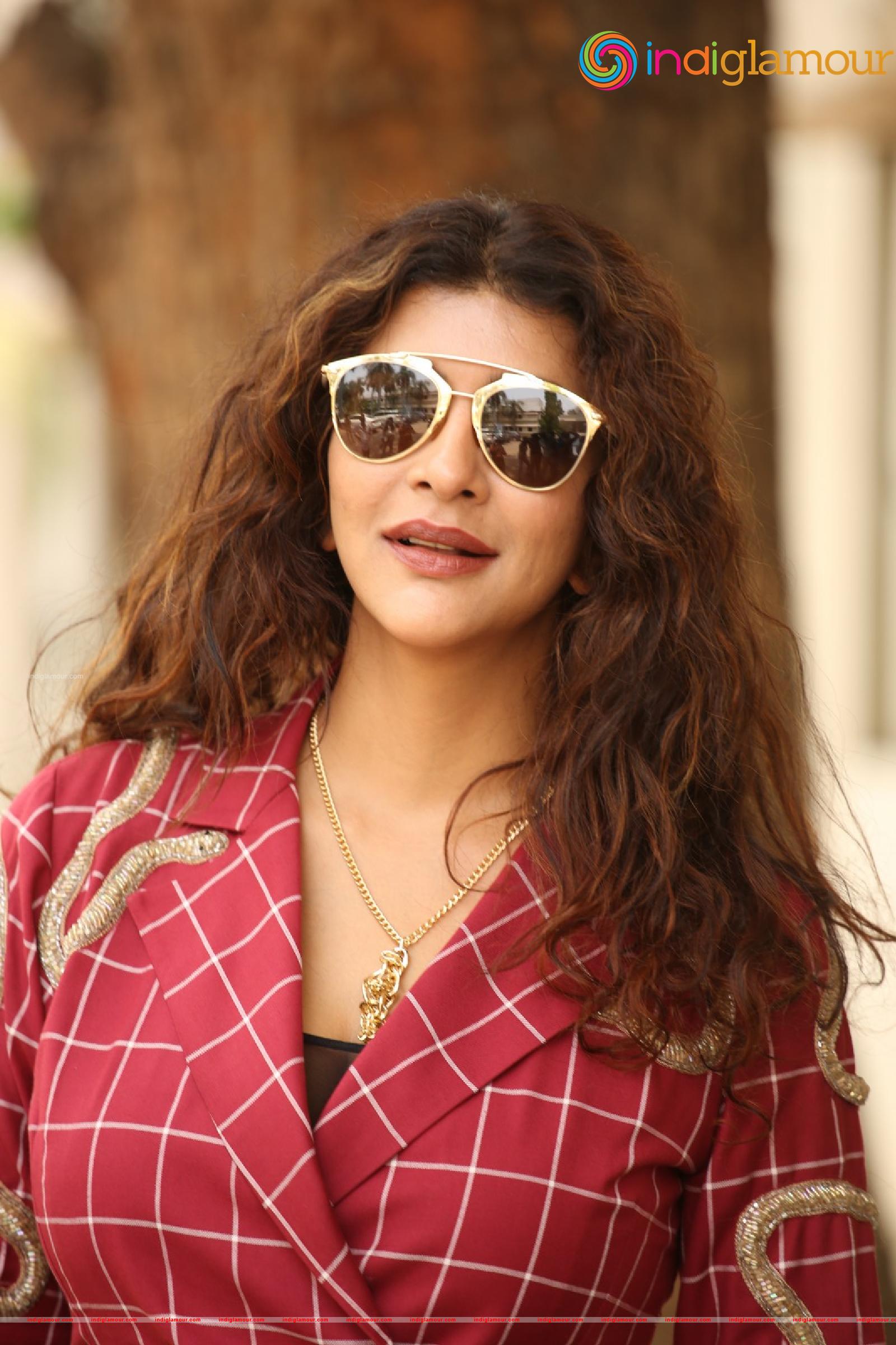 Lakshmi Manchu Actress hd photo