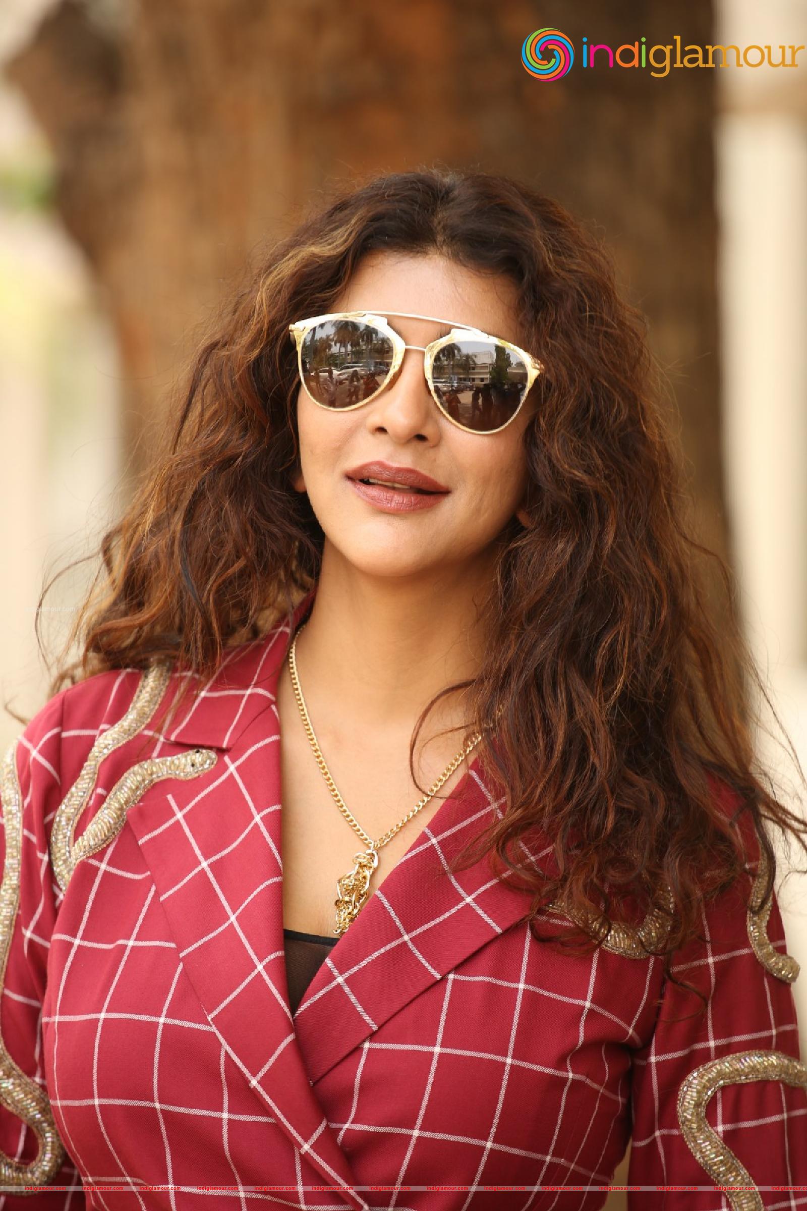 Lakshmi Manchu Actress hd photo