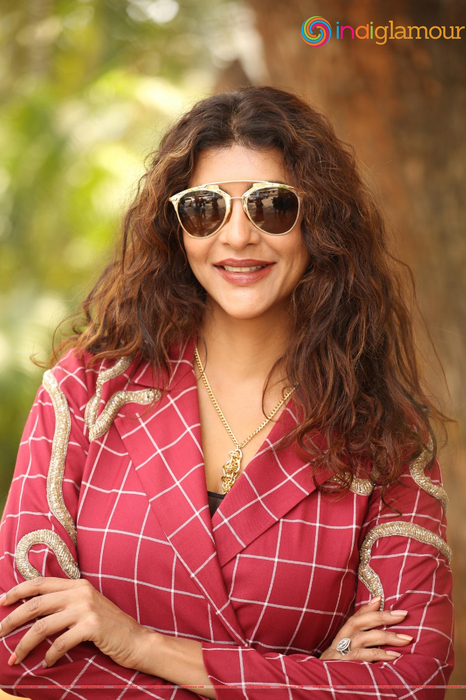 Lakshmi Manchu Actress hd photo