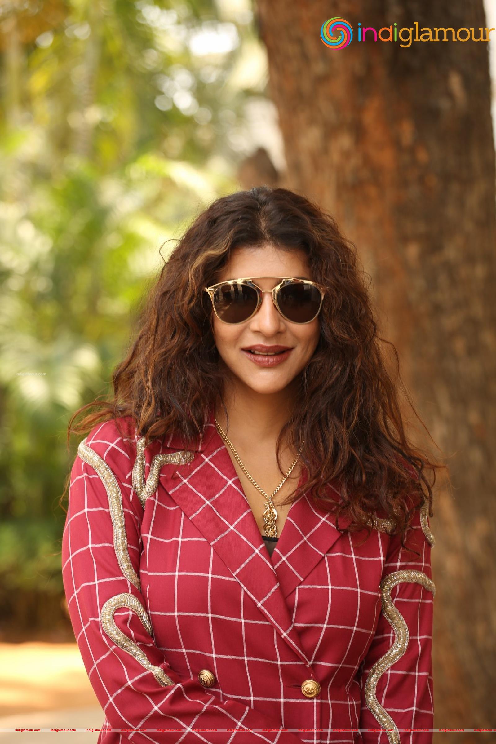 Lakshmi Manchu Actress hd photo