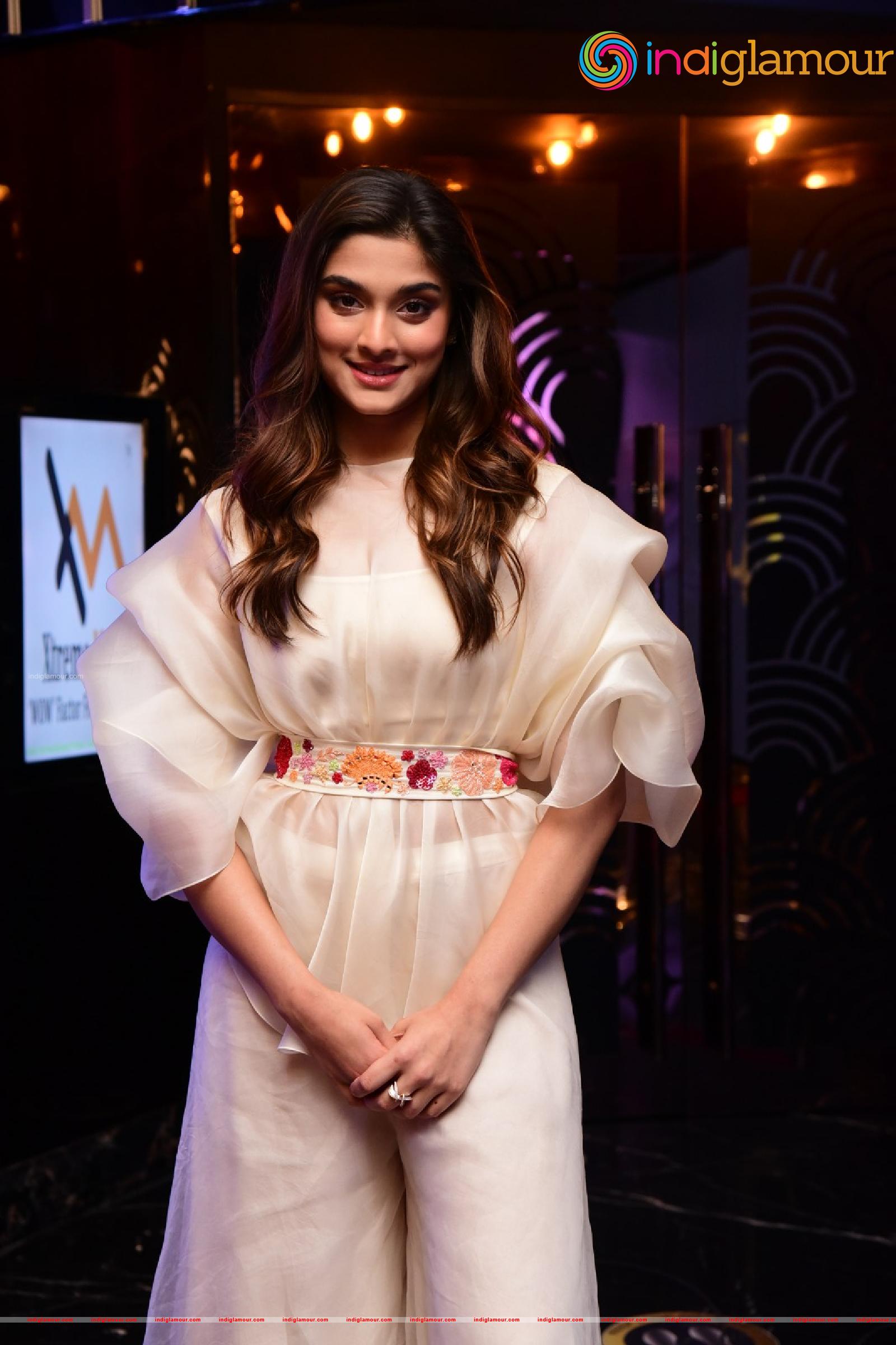 Saiee Manjrekar Actress hd photo