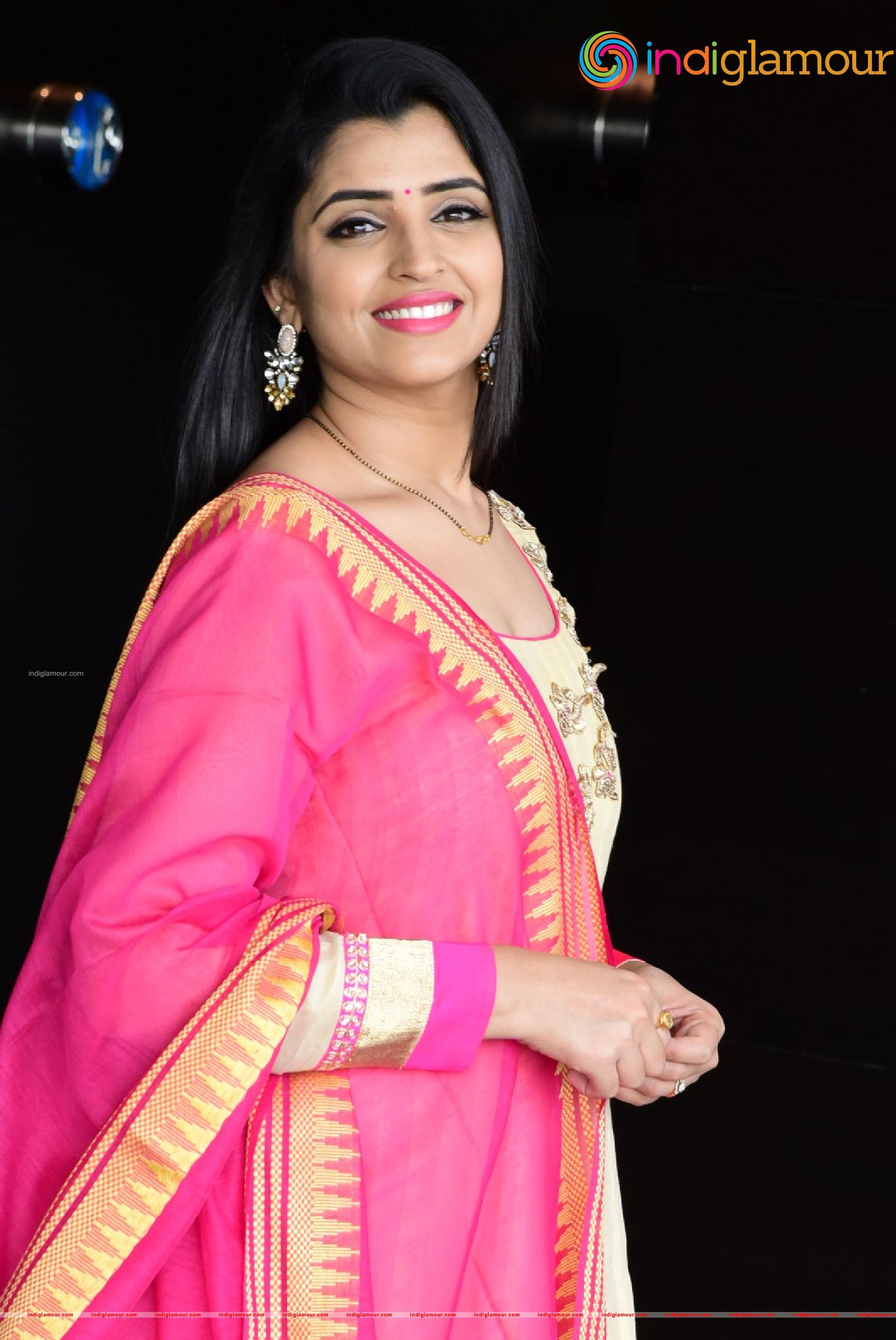 Syamala Actress hd photo