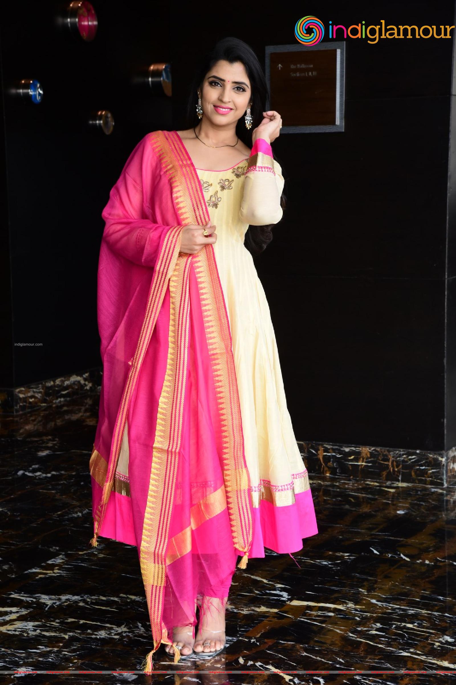 Syamala Actress hd photo