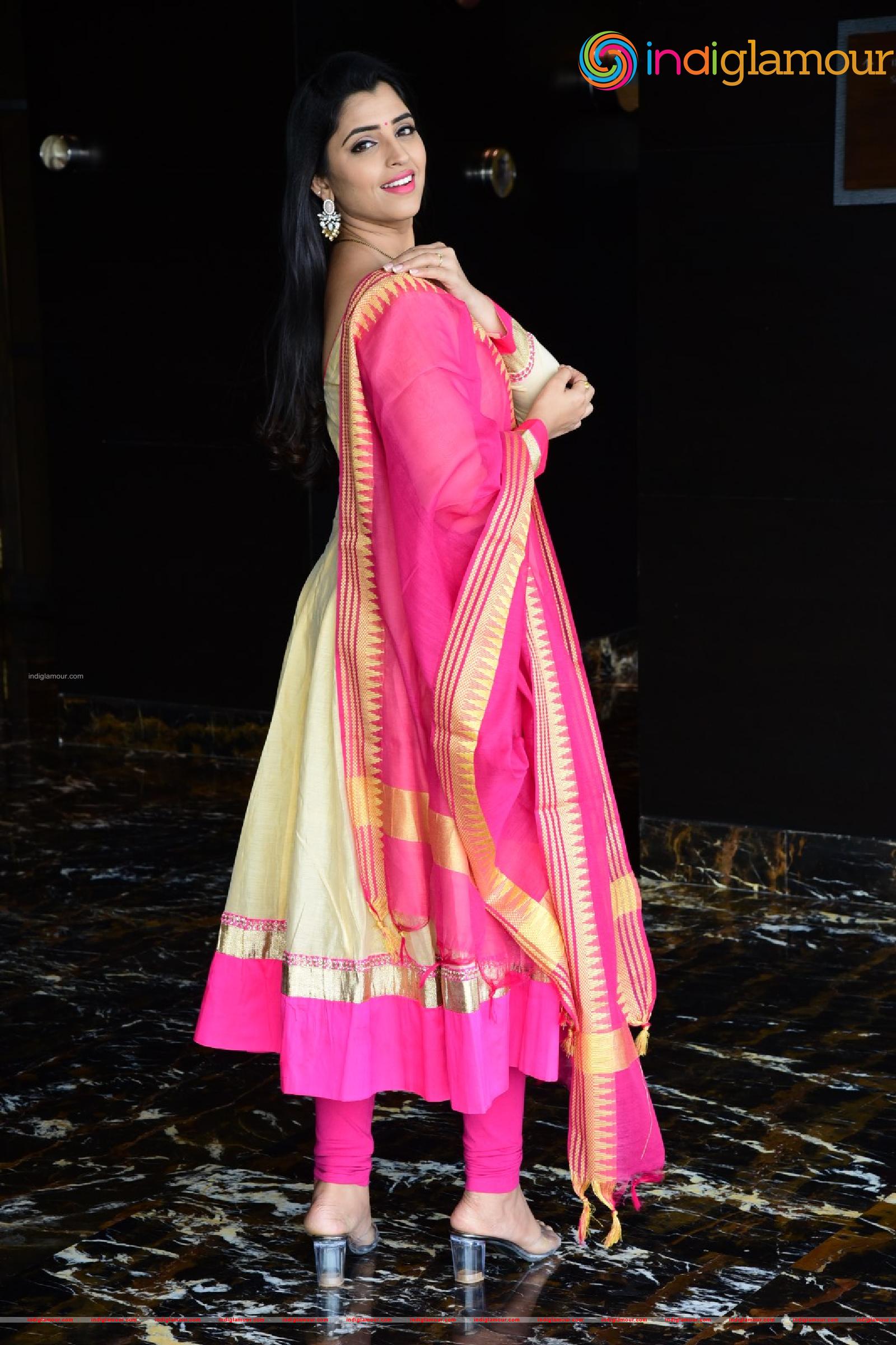 Syamala Actress hd photo