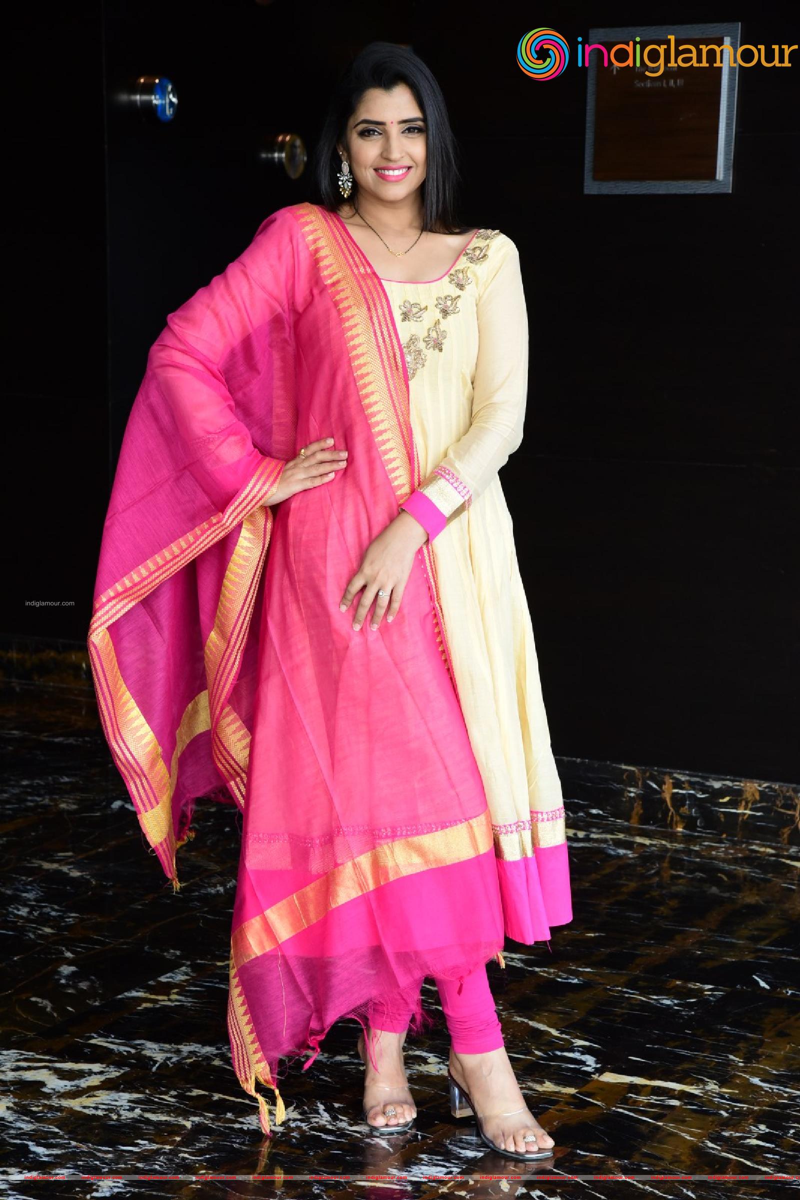 Syamala Actress hd photo