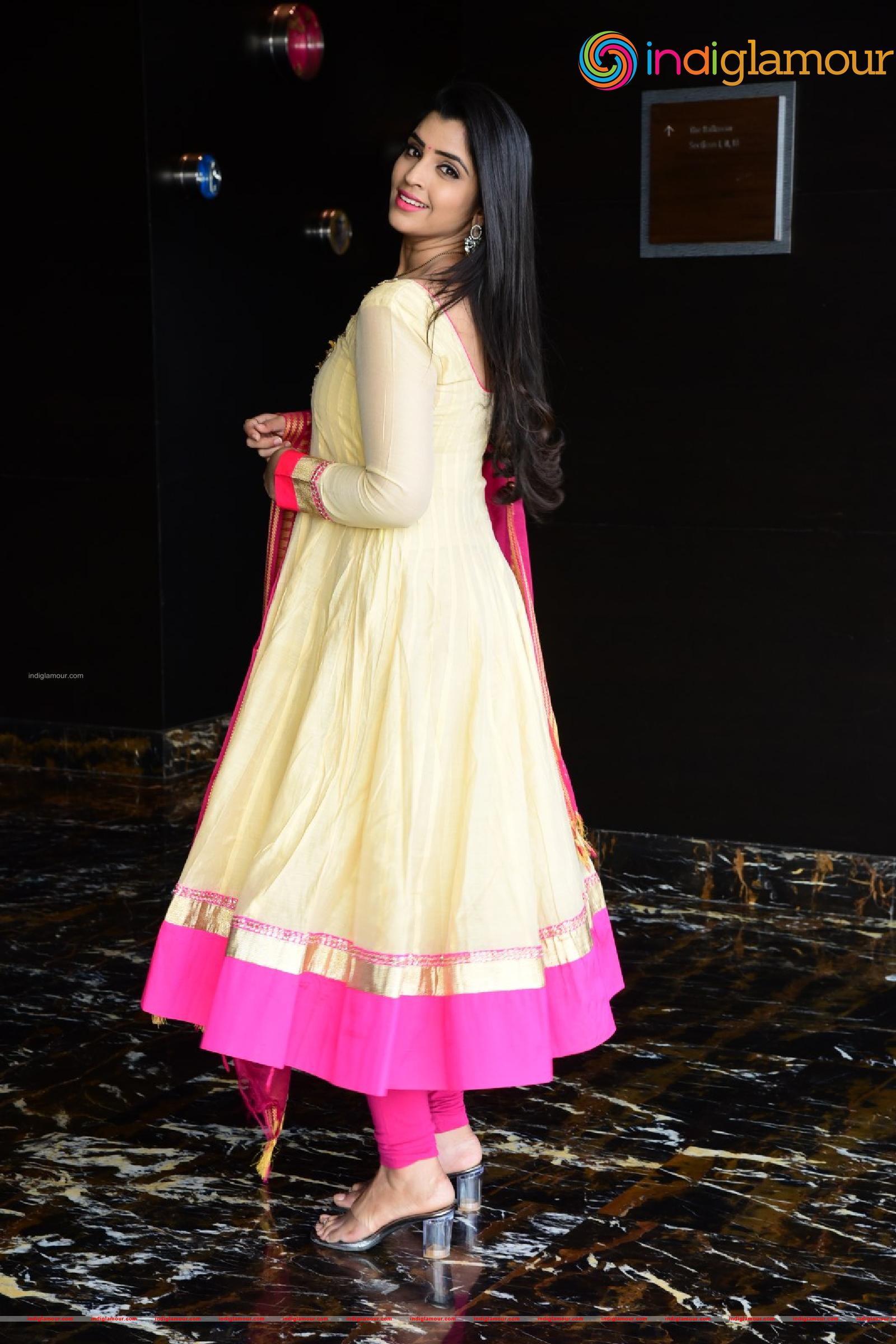Syamala Actress hd photo