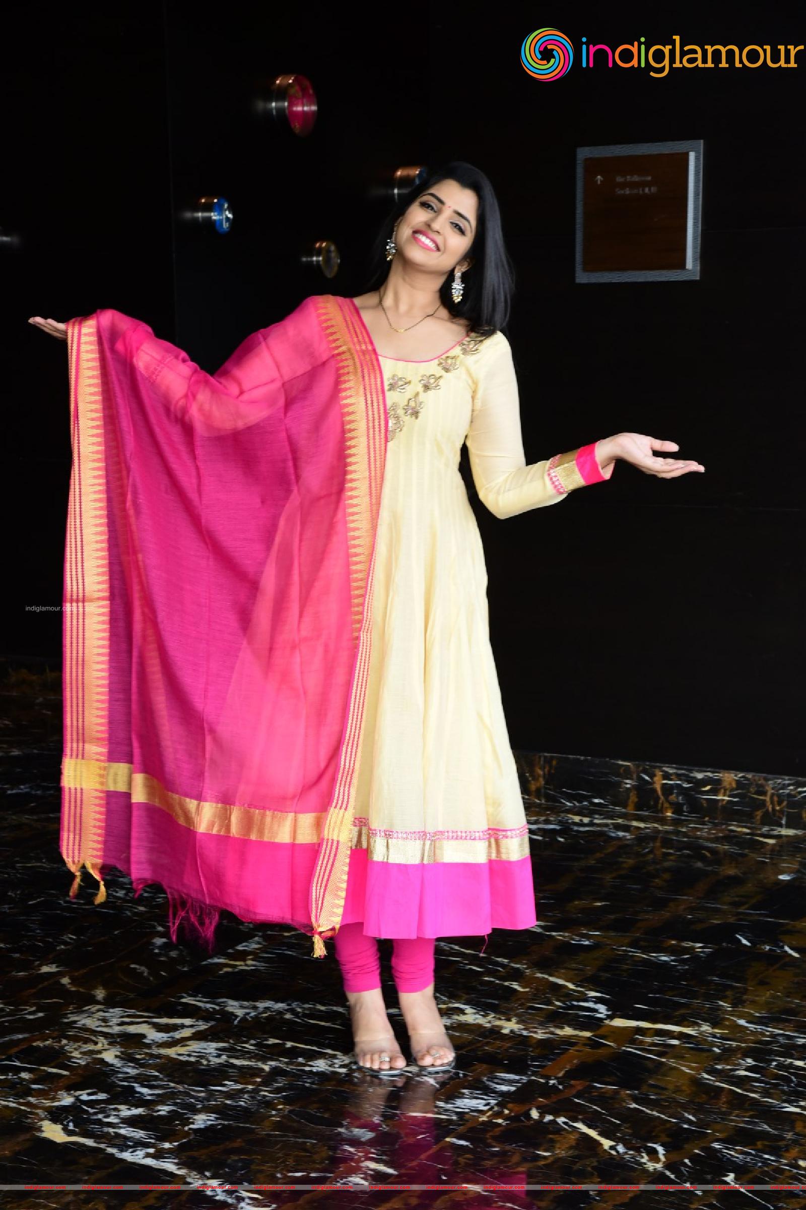 Syamala Actress hd photo