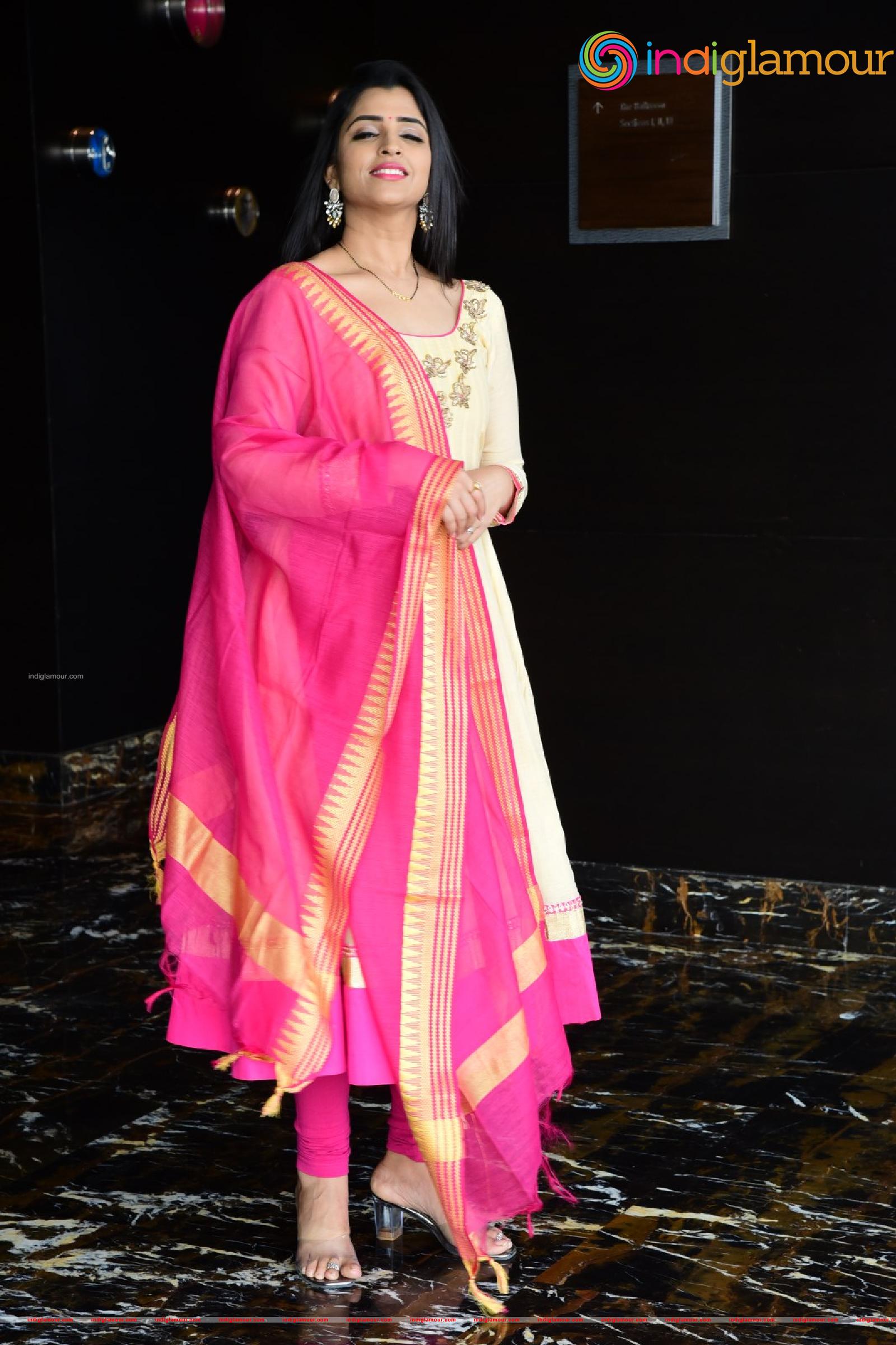 Syamala Actress hd photo