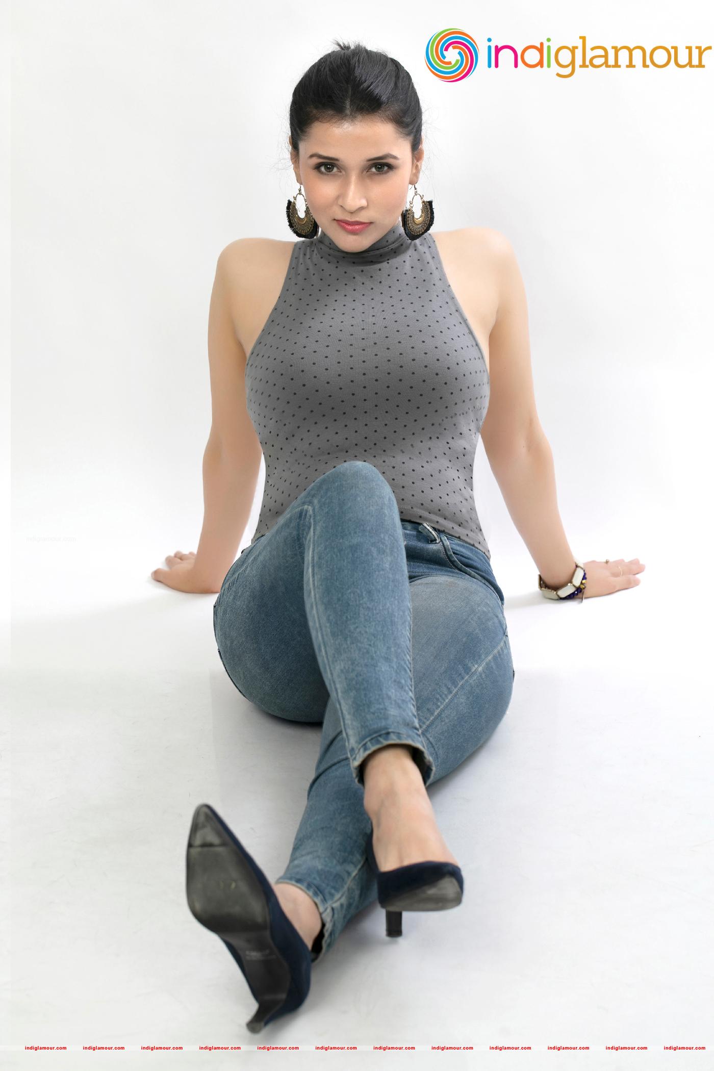 Mannara Chopra Actress hd photo