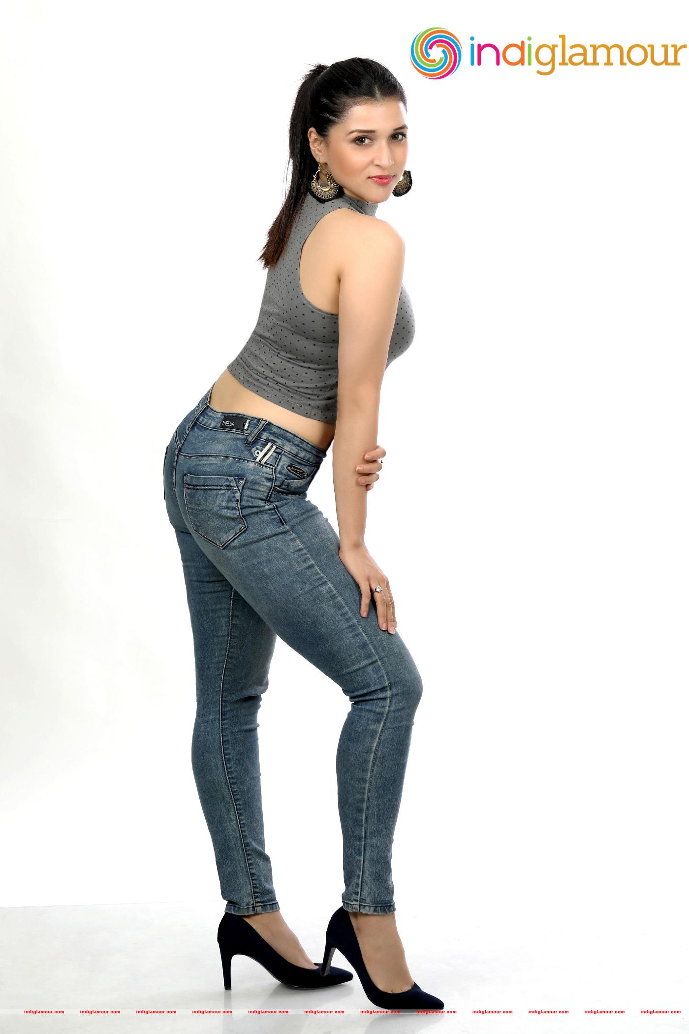 Mannara Chopra Actress hd photo