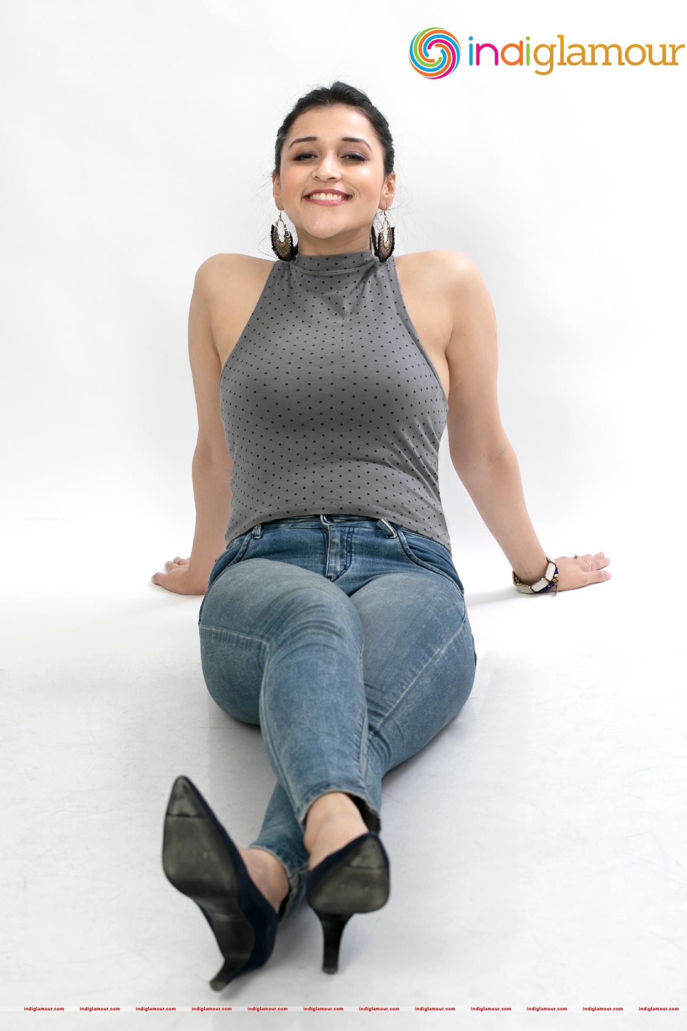 Mannara Chopra Actress hd photo