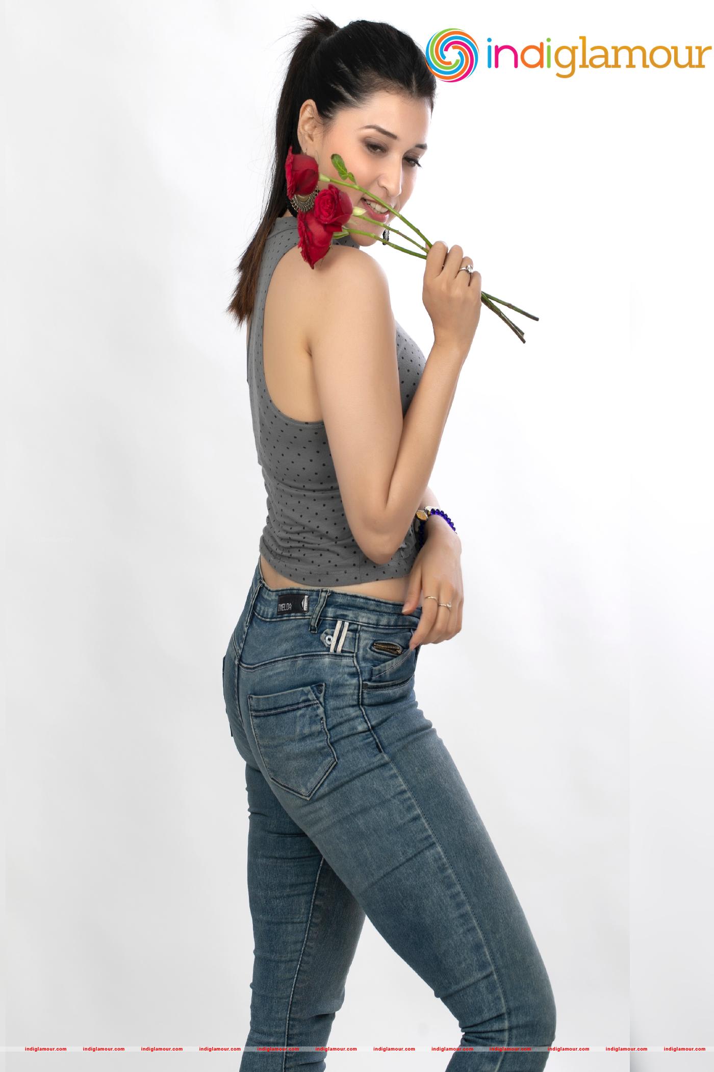 Mannara Chopra Actress hd photo