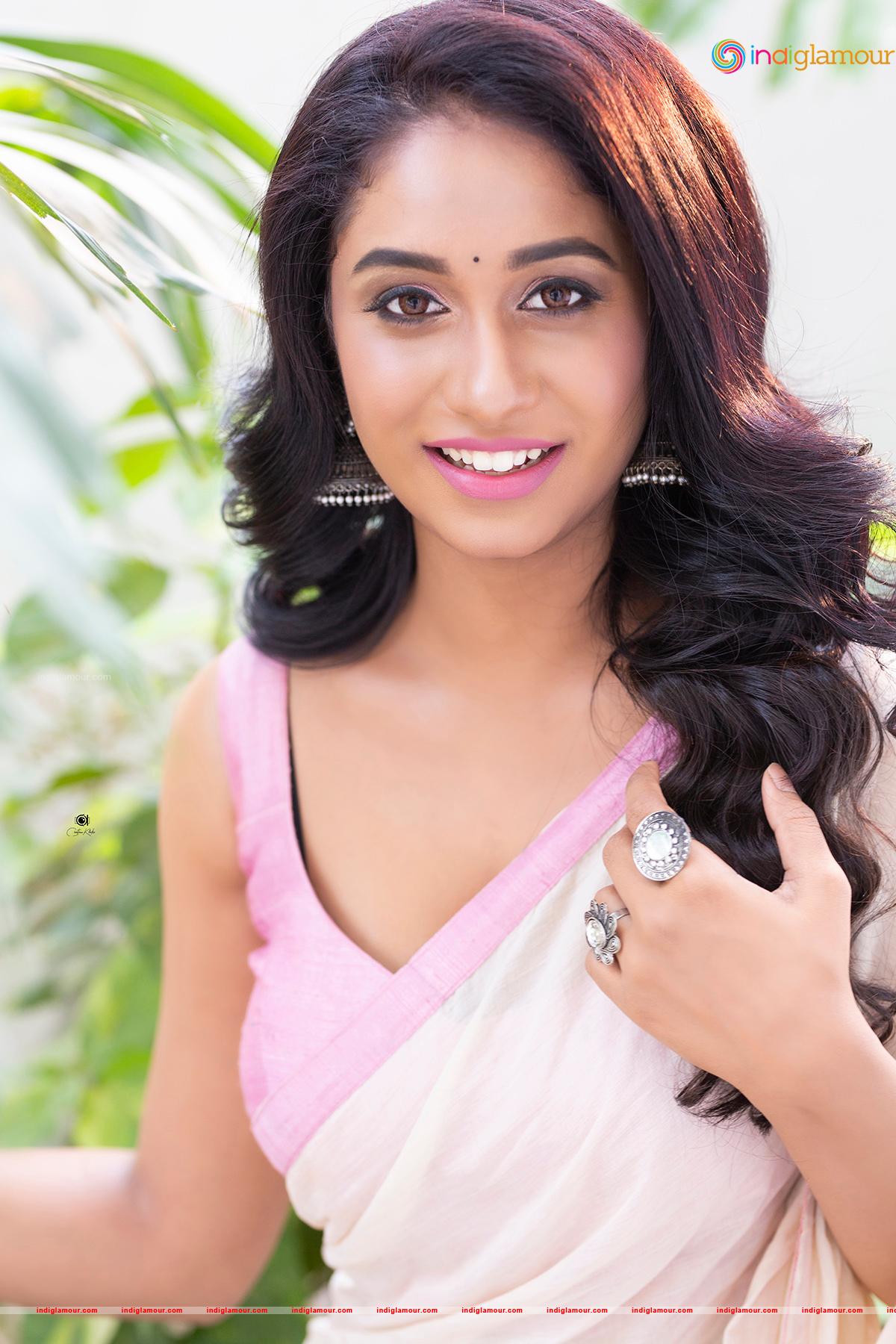 Dakkshi Guttikonda Actress hd photo