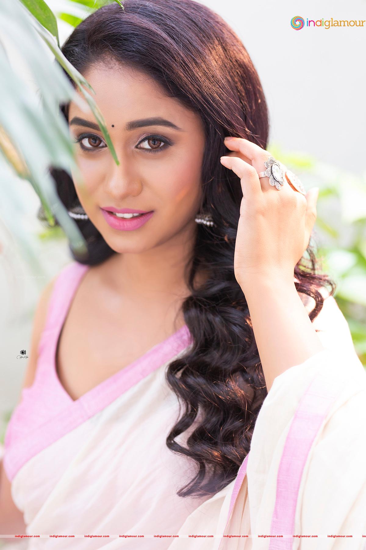 Dakkshi Guttikonda Actress hd photo