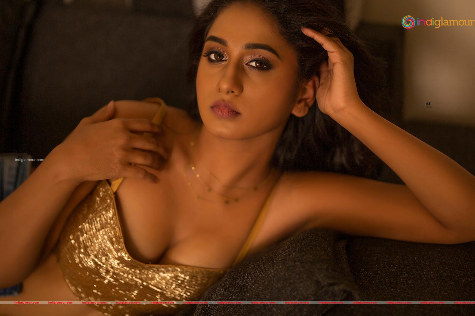 Dakkshi Guttikonda Actress hd photo