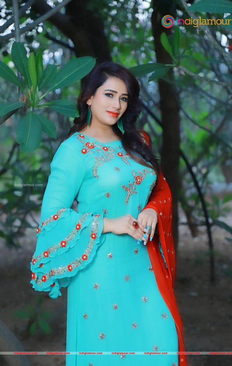 Sanjana Naidu Actress hd photo
