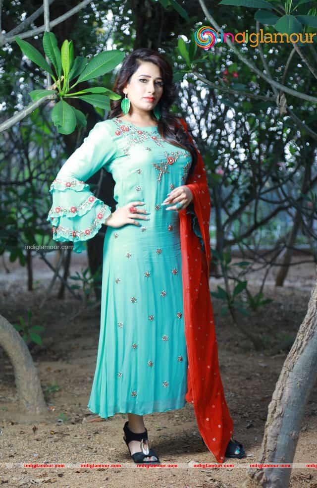 Sanjana Naidu Actress hd photo