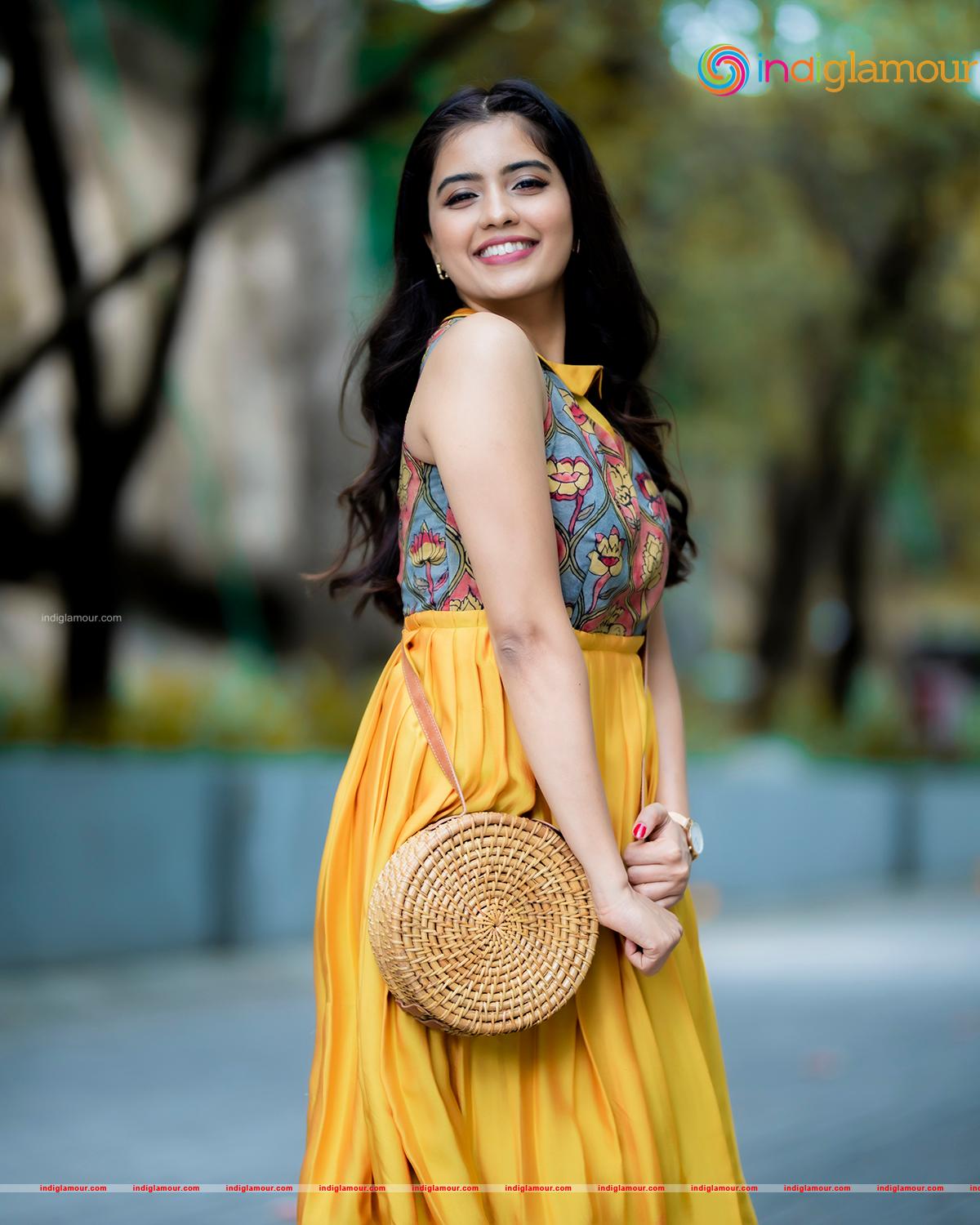 Amritha Aiyer Actress hd photo