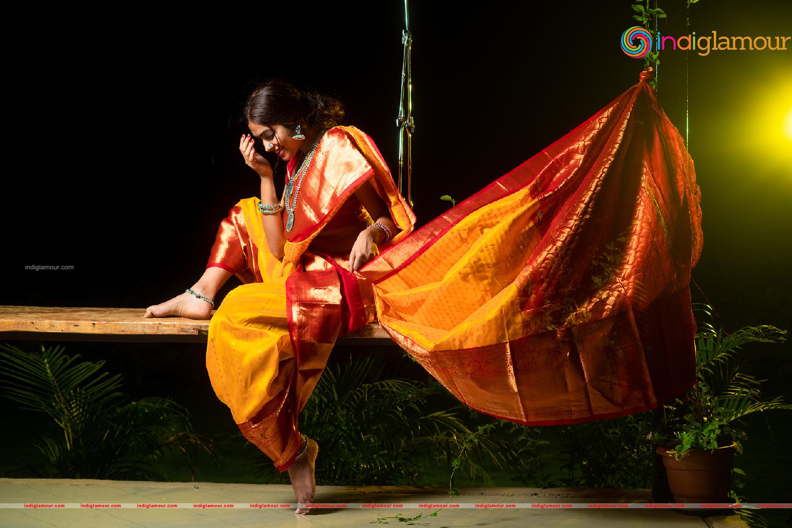 Divi Vadthya Actress hd photo