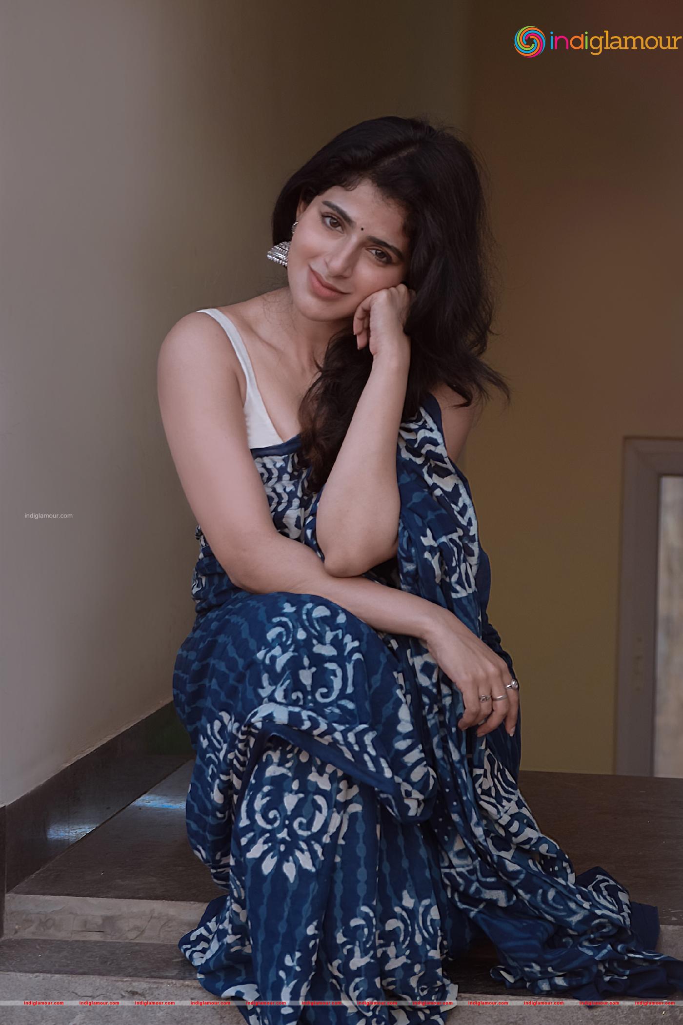 Iswarya Menon Actress hd photo