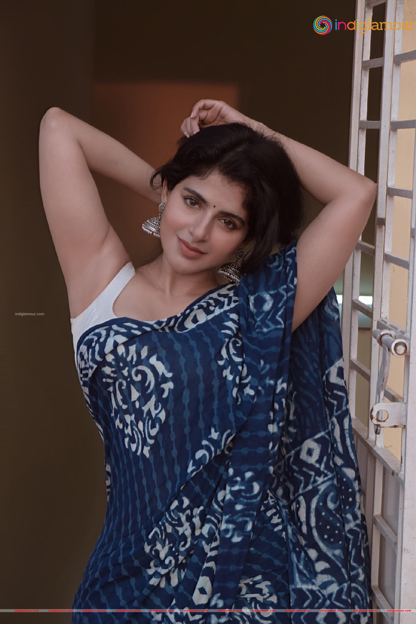 Iswarya Menon Actress hd photo