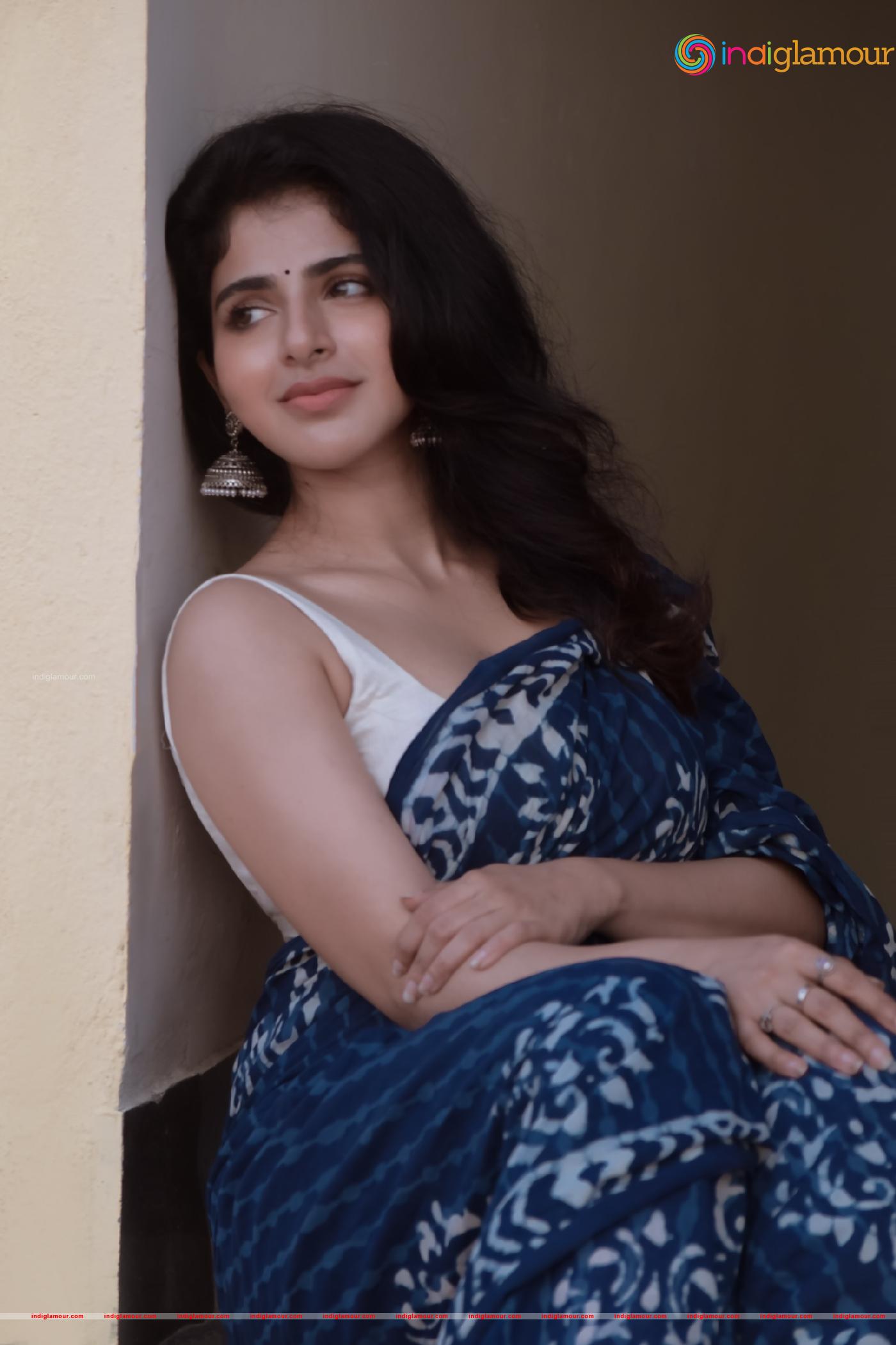 Iswarya Menon Actress hd photo