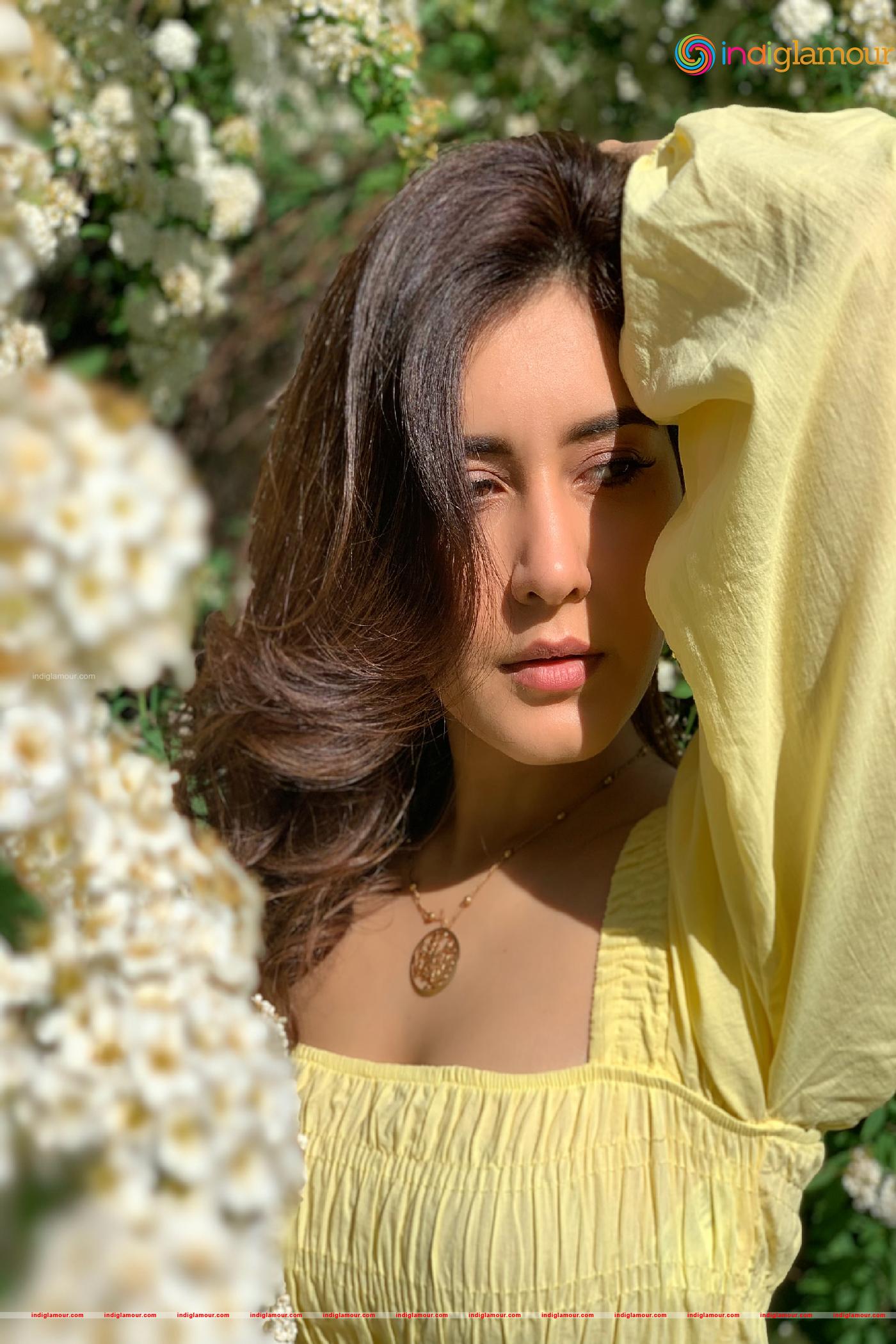 Raashi Khanna Actress hd photo