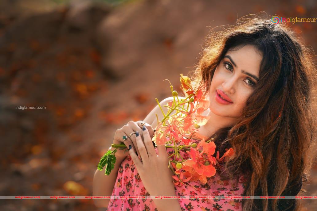 Sony Charishta Actress hd photo