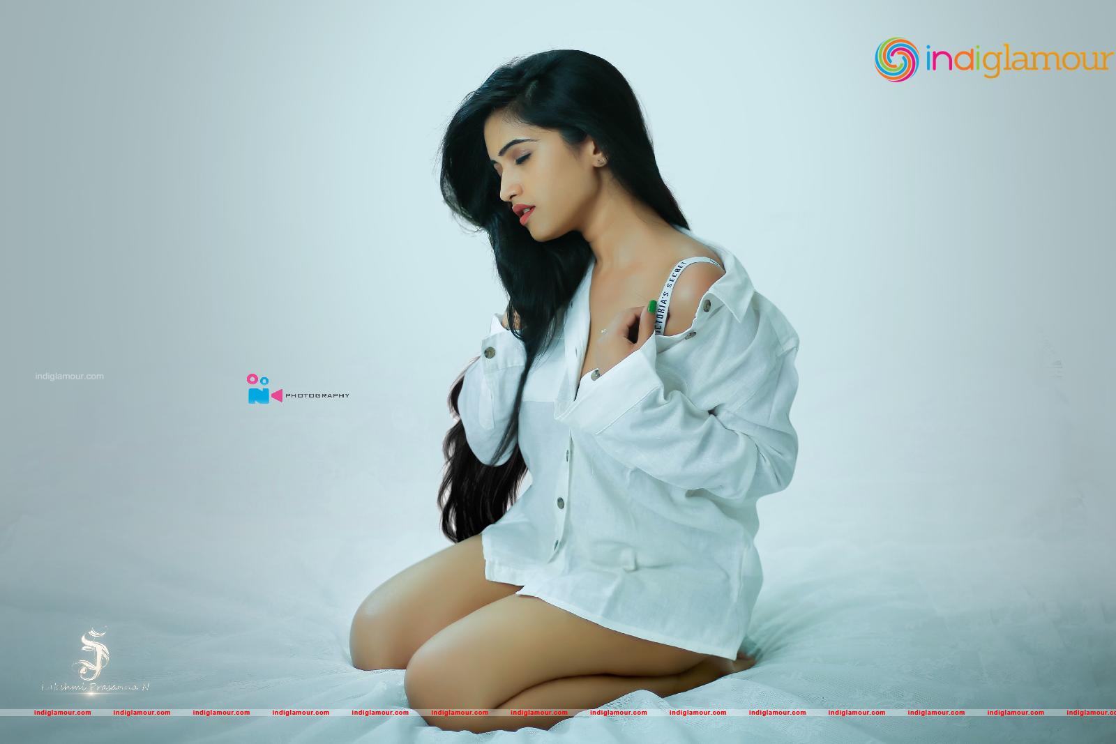 Sravanthi Chokkarapu Actress hd photo