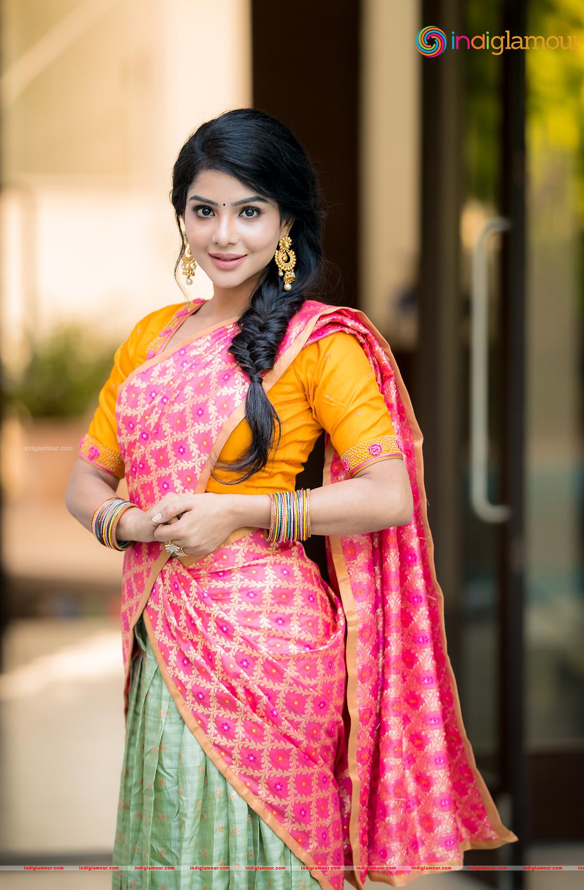 Pavithra Lakshmi Actress hd photo